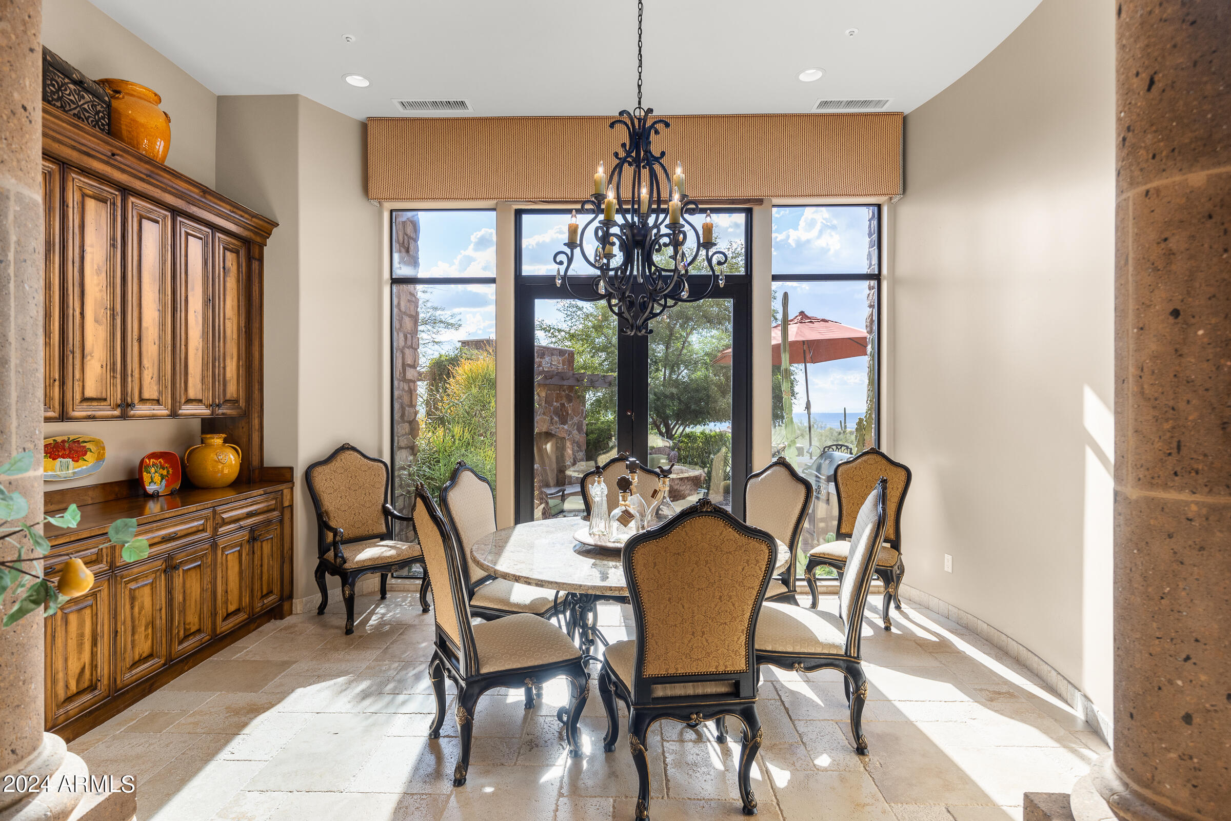 4320 N DIAMOND POINT Circle