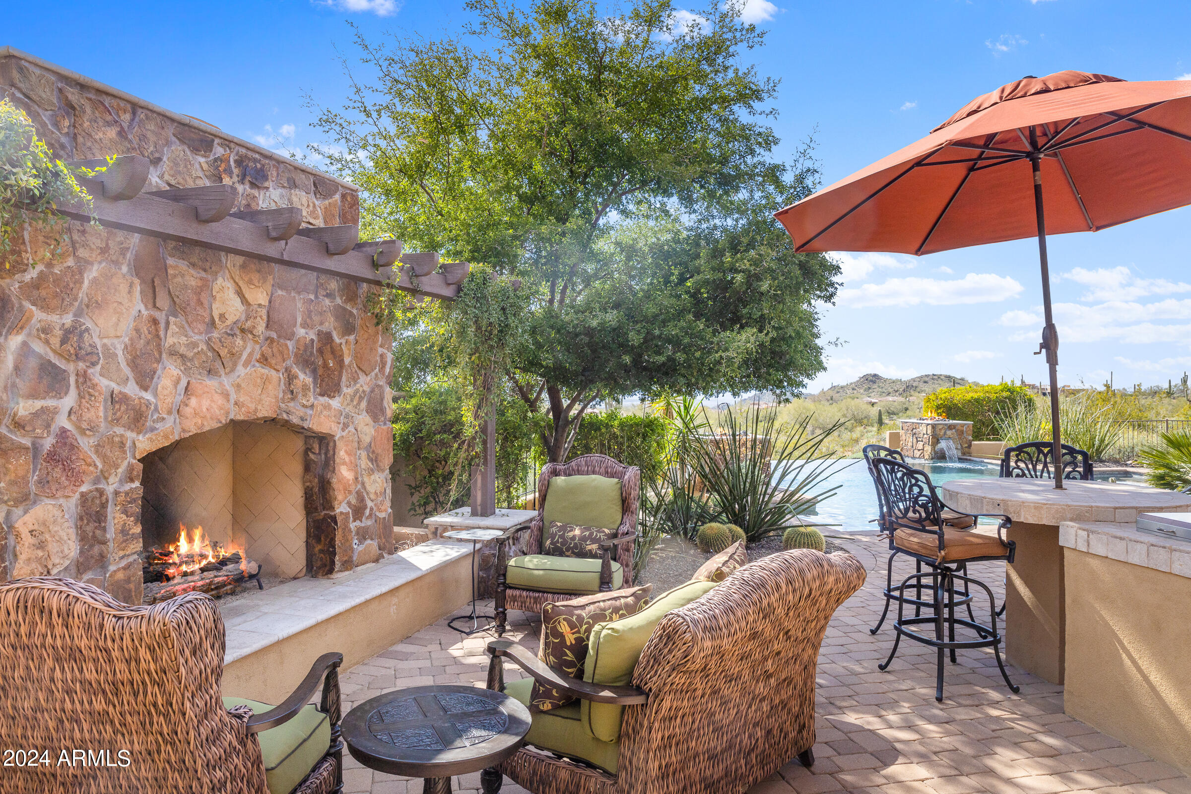 4320 N DIAMOND POINT Circle