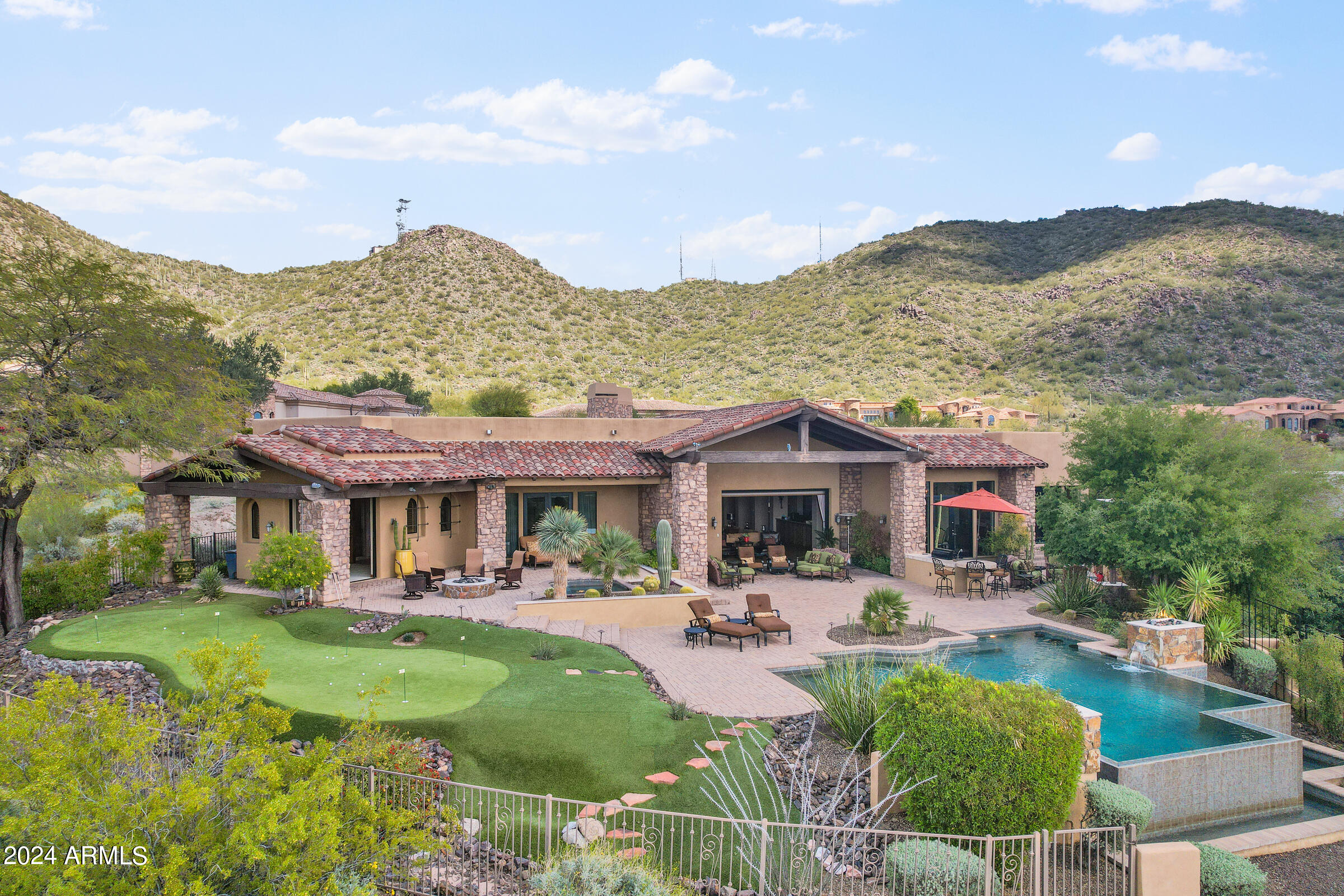 4320 N DIAMOND POINT Circle