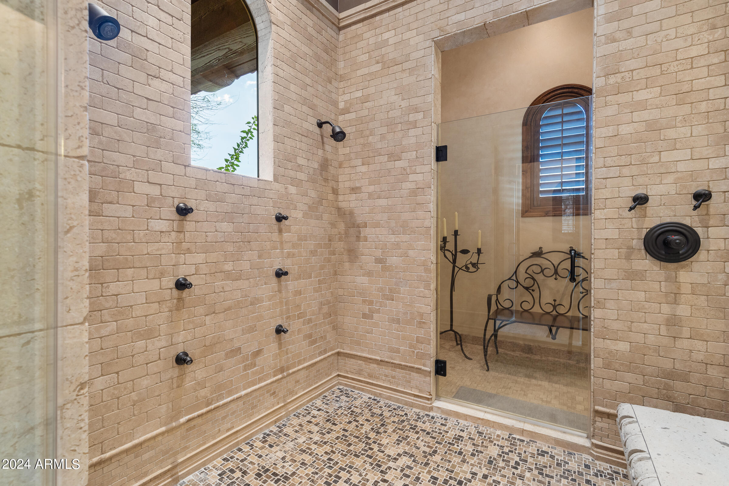 4320 N DIAMOND POINT Circle