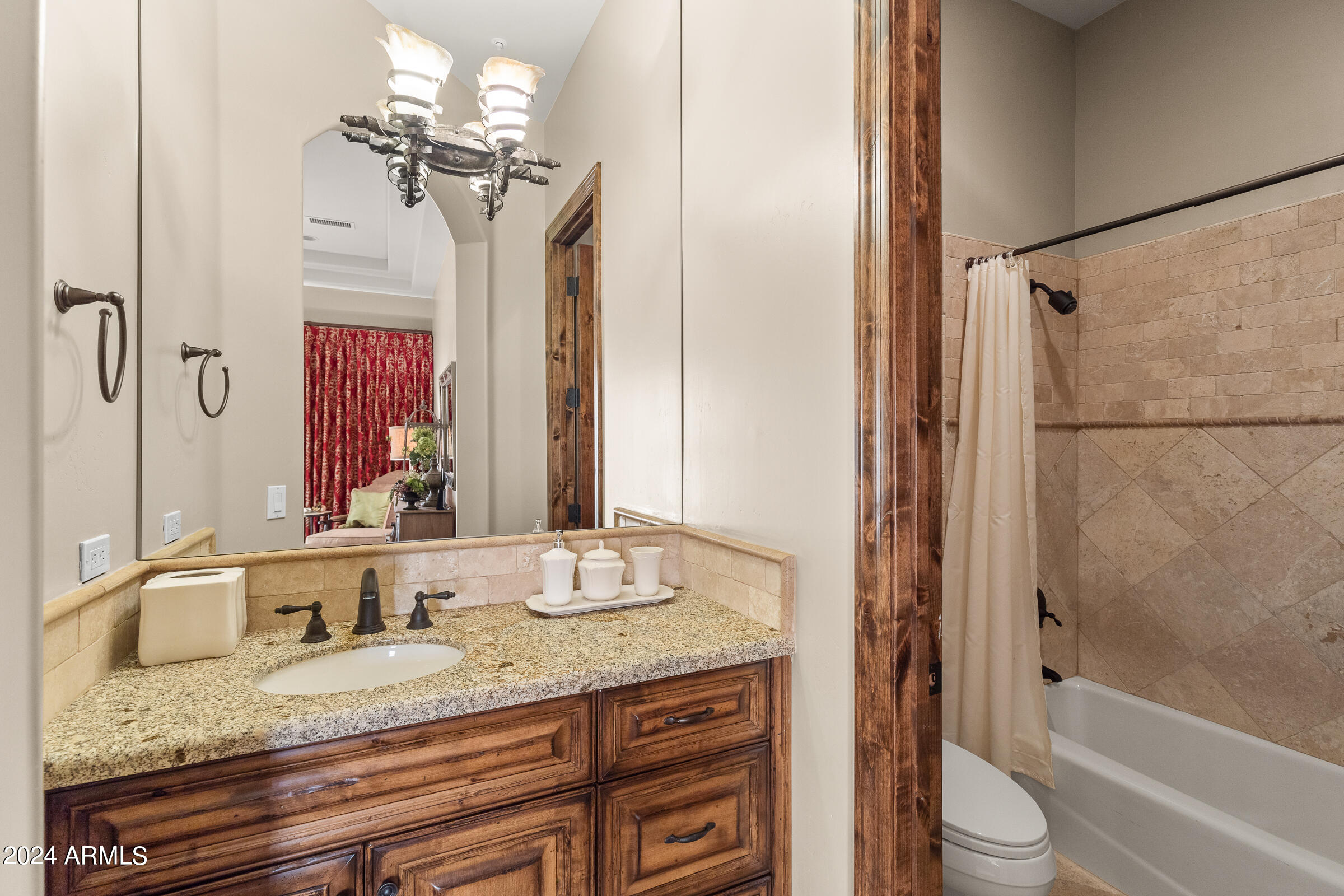 4320 N DIAMOND POINT Circle