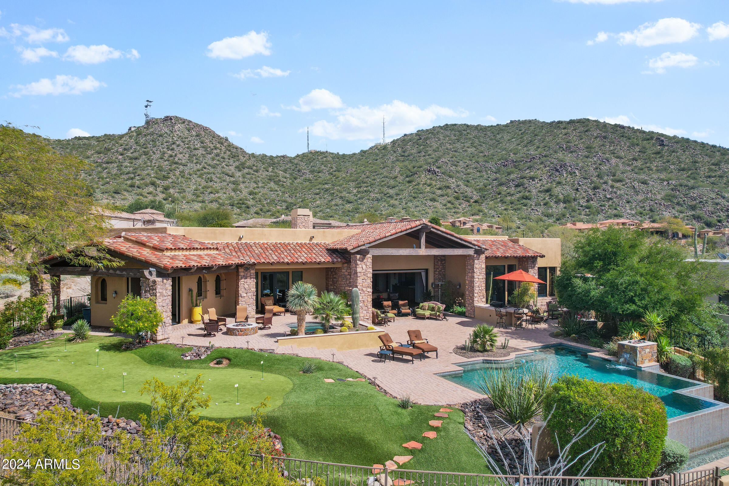 4320 N DIAMOND POINT Circle