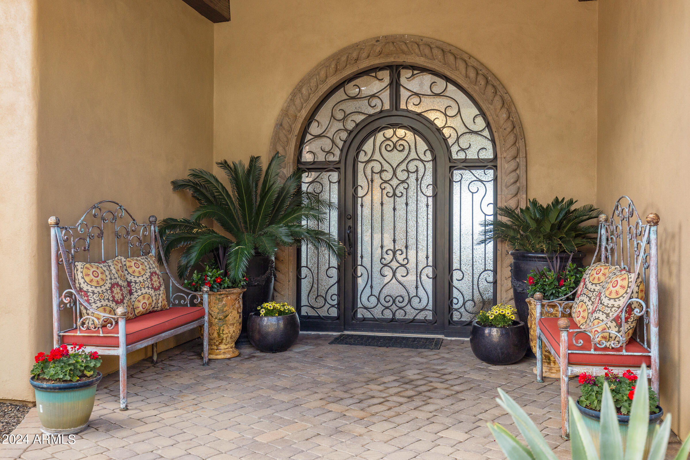 4320 N DIAMOND POINT Circle