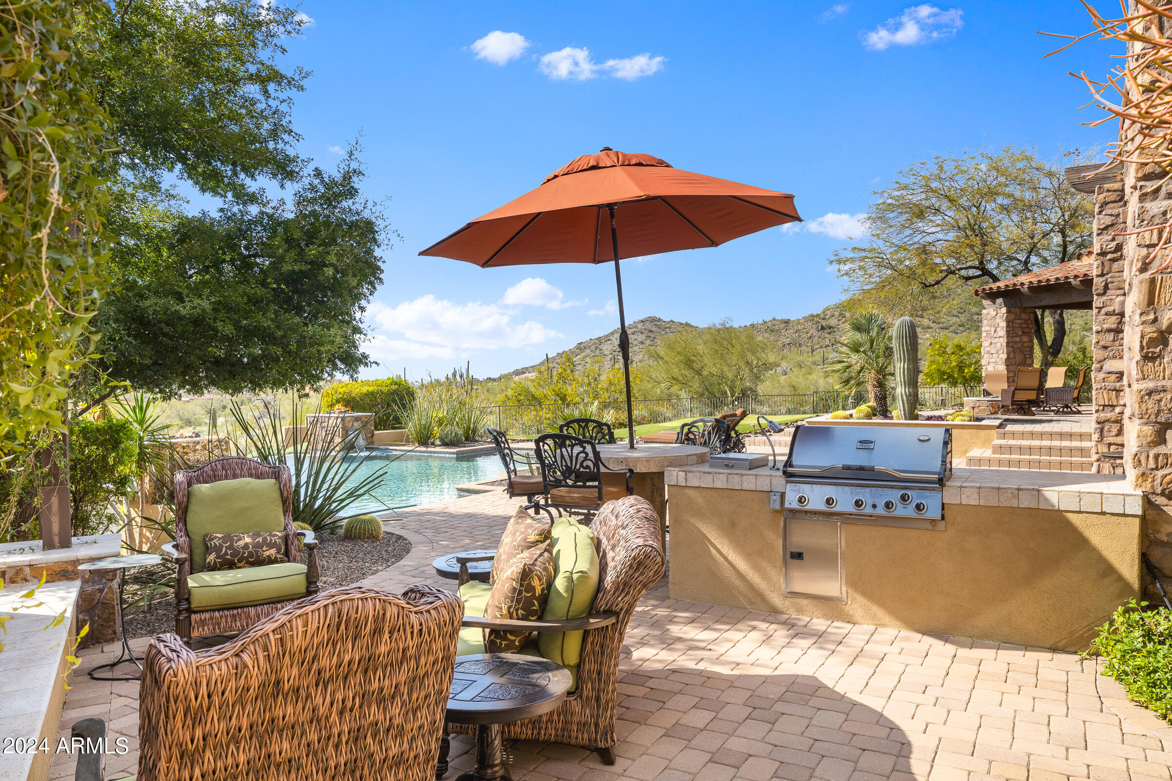 4320 N DIAMOND POINT Circle