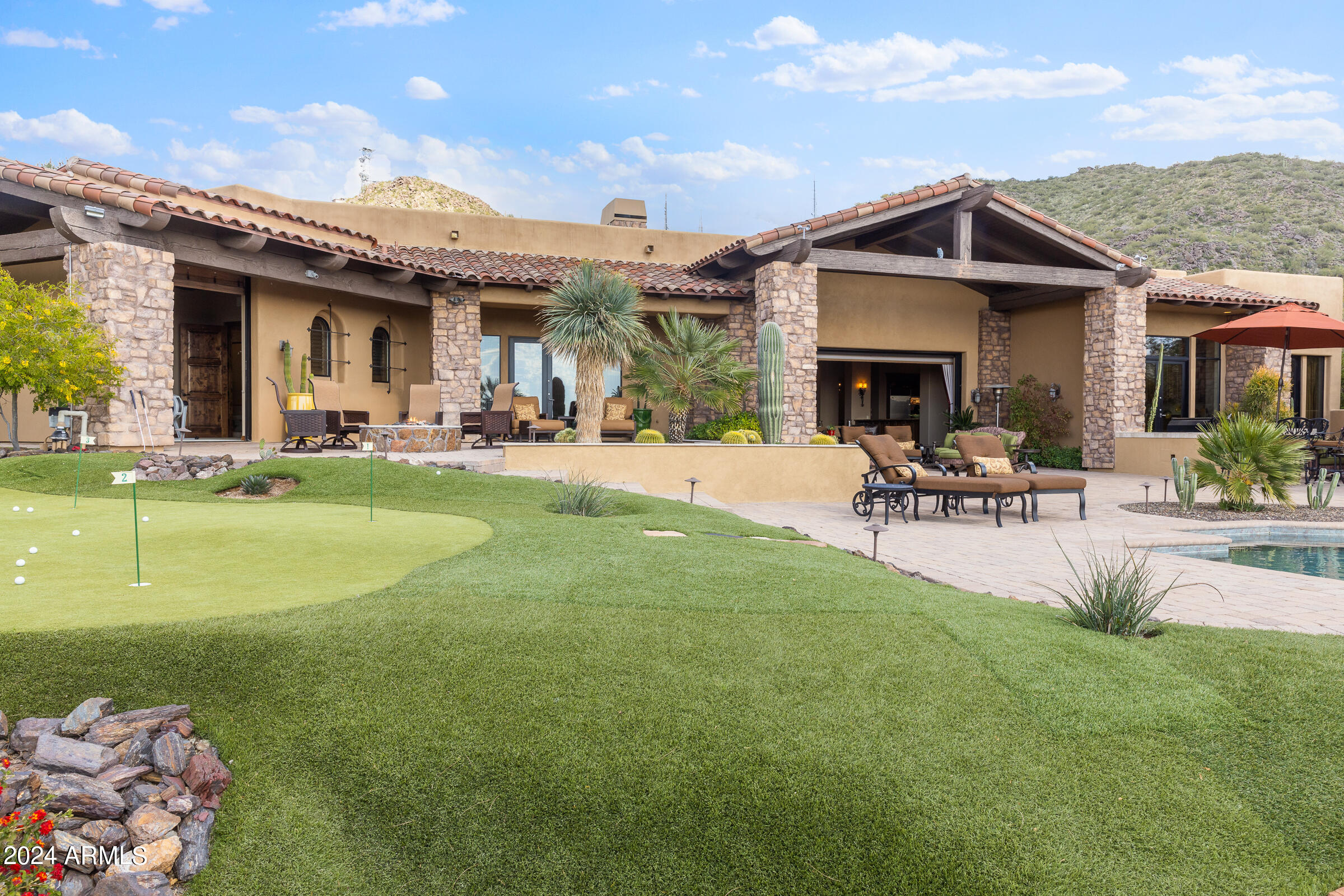 4320 N DIAMOND POINT Circle