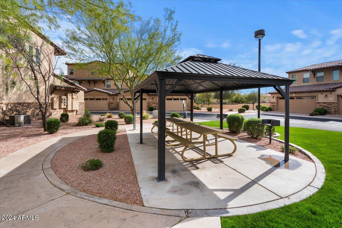 2821 S SKYLINE Drive, 115