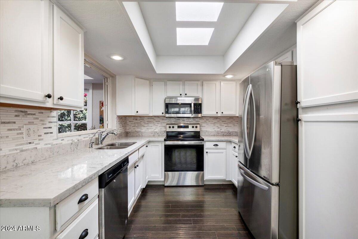 7800 E LINCOLN Drive, 1074