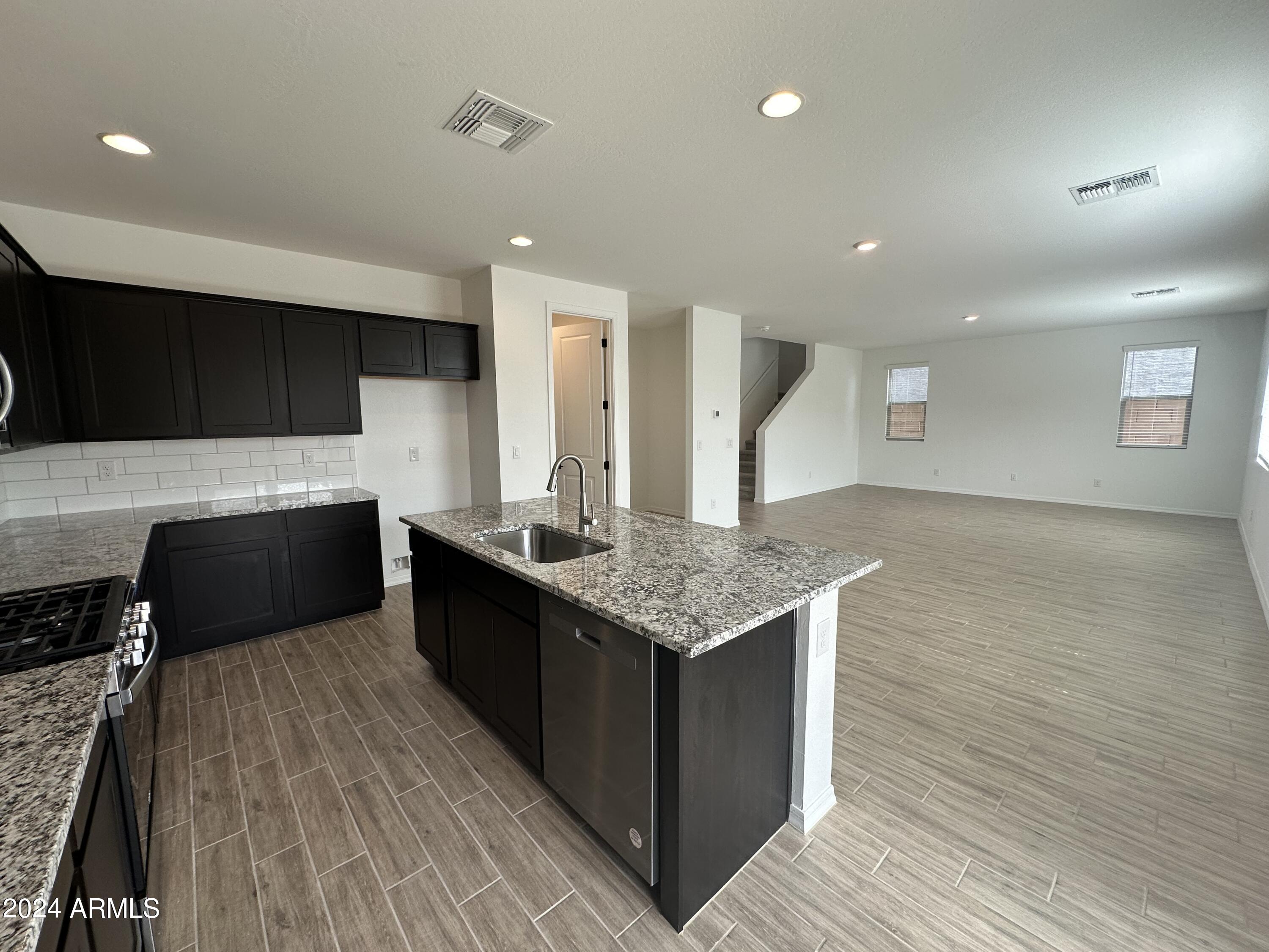 9431 E SECTOR Drive