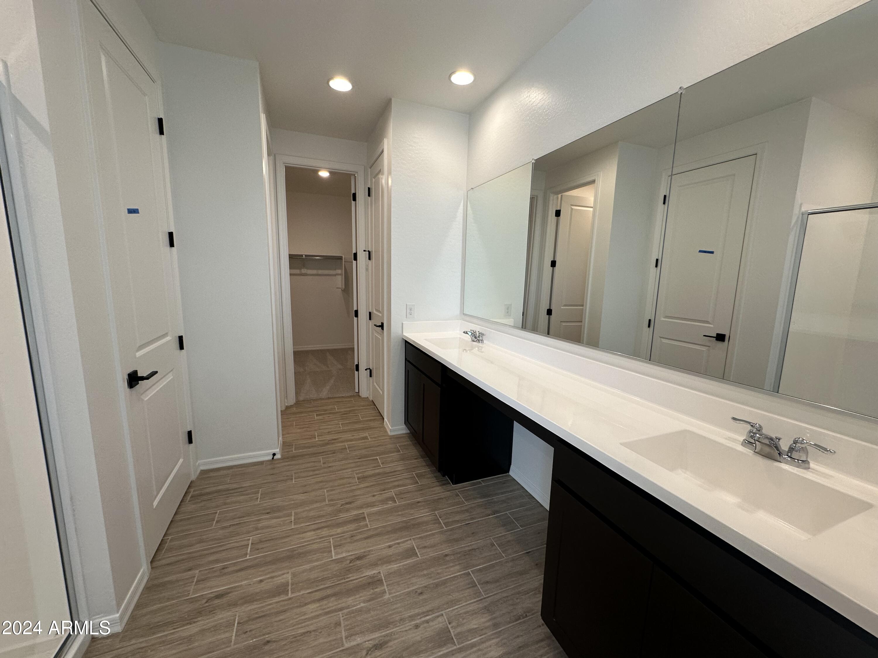 9431 E SECTOR Drive