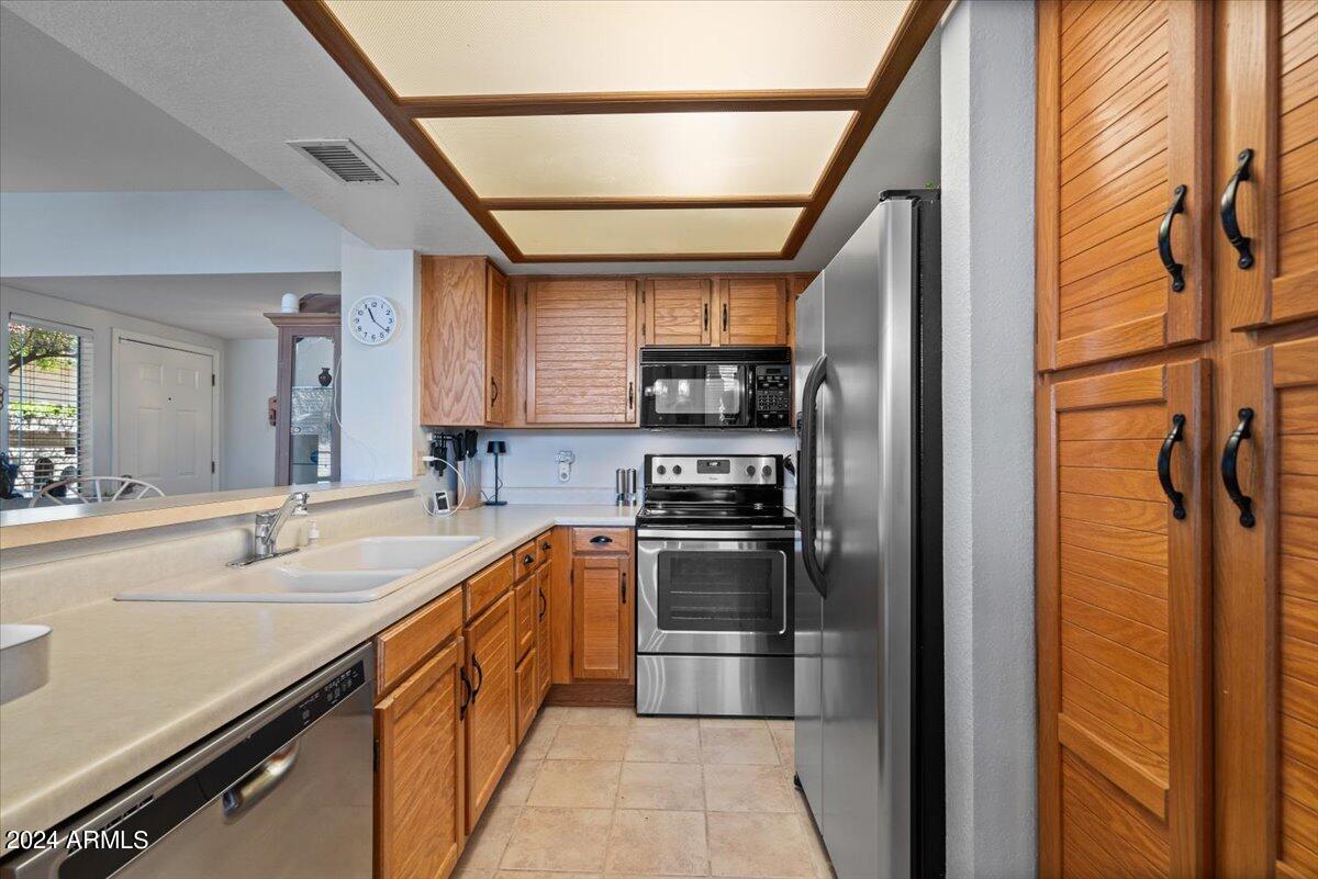 9705 E MOUNTAIN VIEW Road, 1084