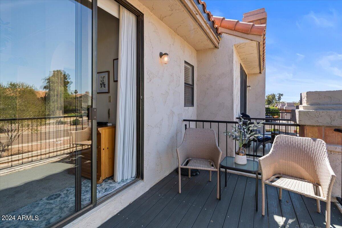 9705 E MOUNTAIN VIEW Road, 1084