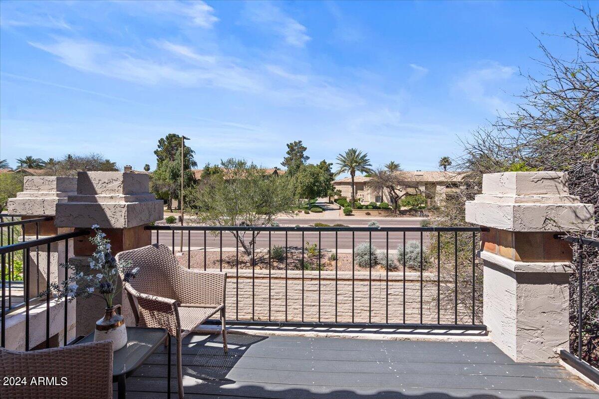 9705 E MOUNTAIN VIEW Road, 1084