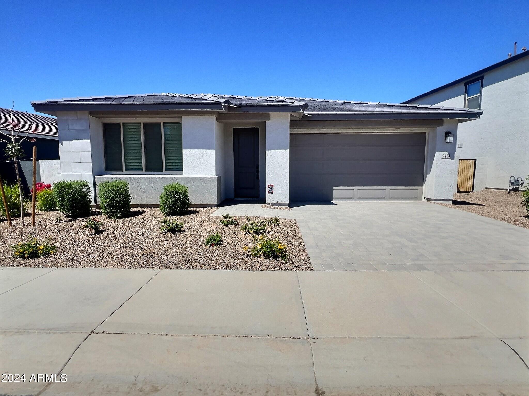 9414 E SATURN Avenue