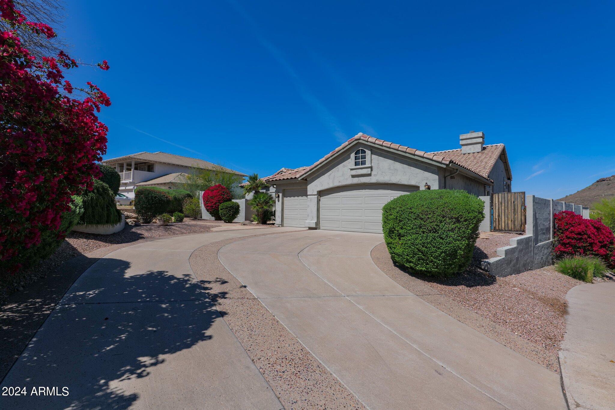 1546 E REDFIELD Road
