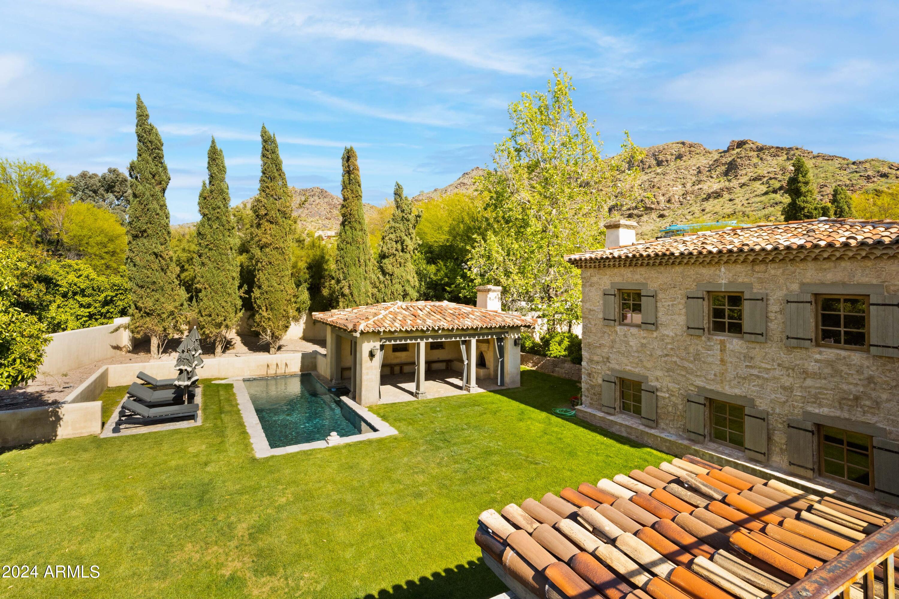 7525 N SHADOW MOUNTAIN Road