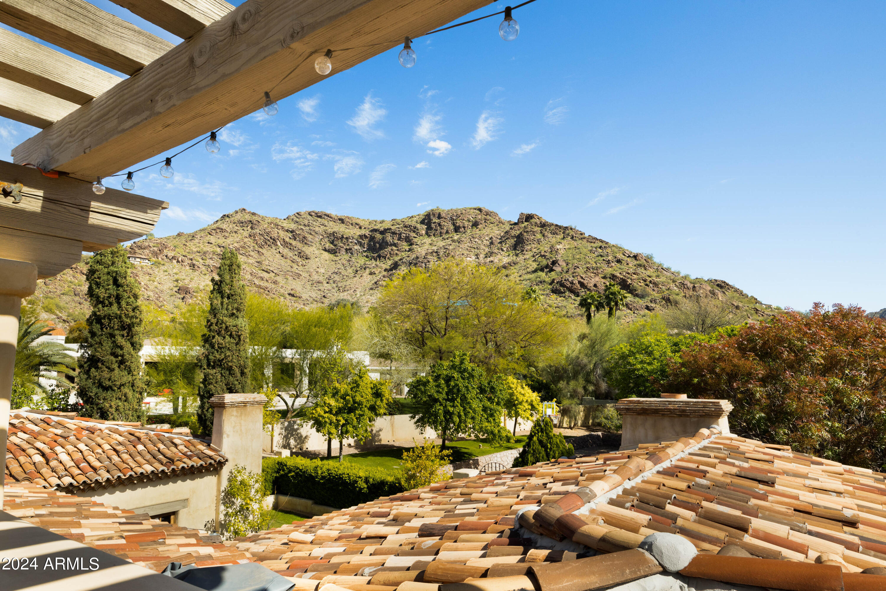 7525 N SHADOW MOUNTAIN Road