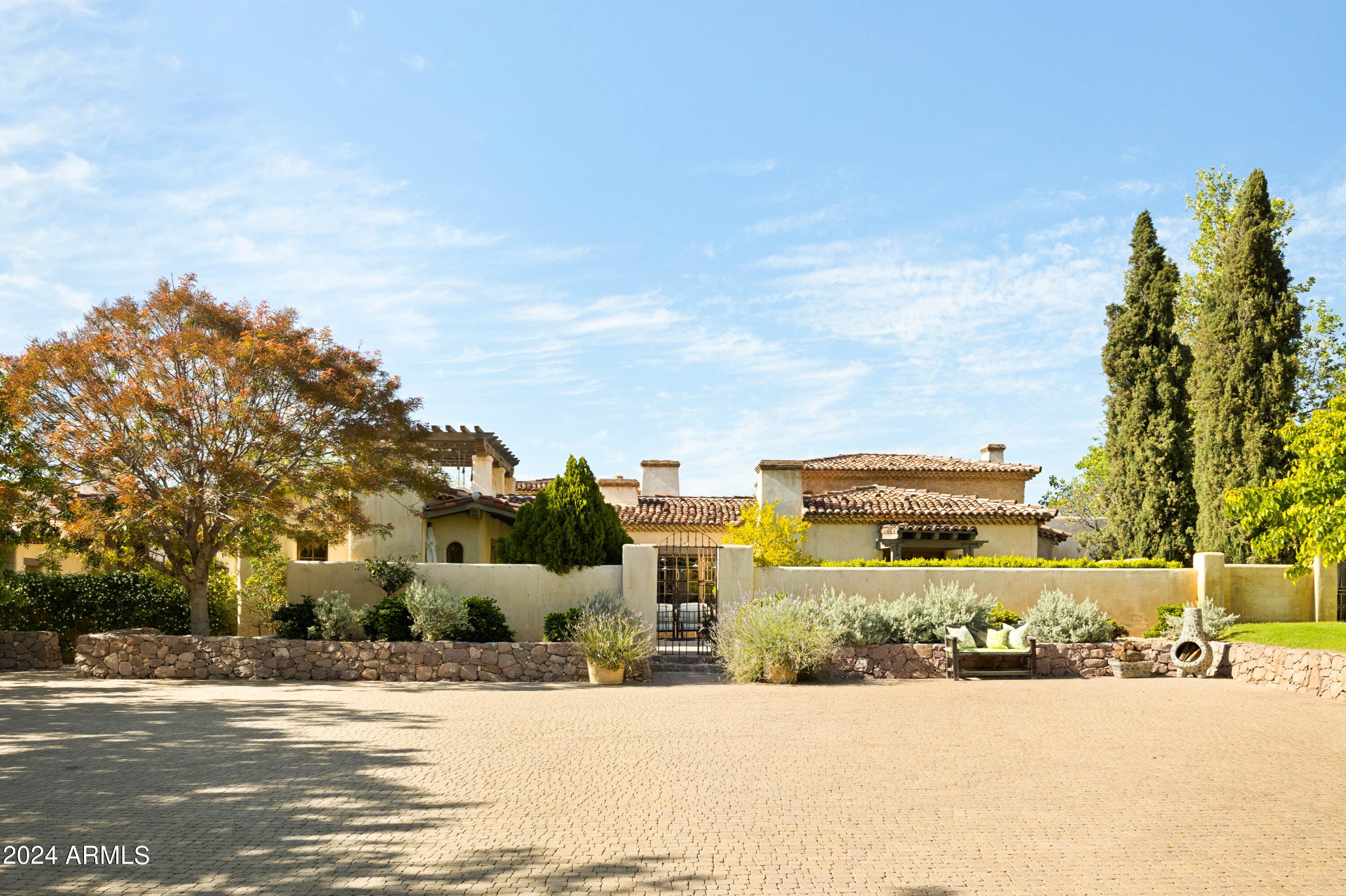 7525 N SHADOW MOUNTAIN Road