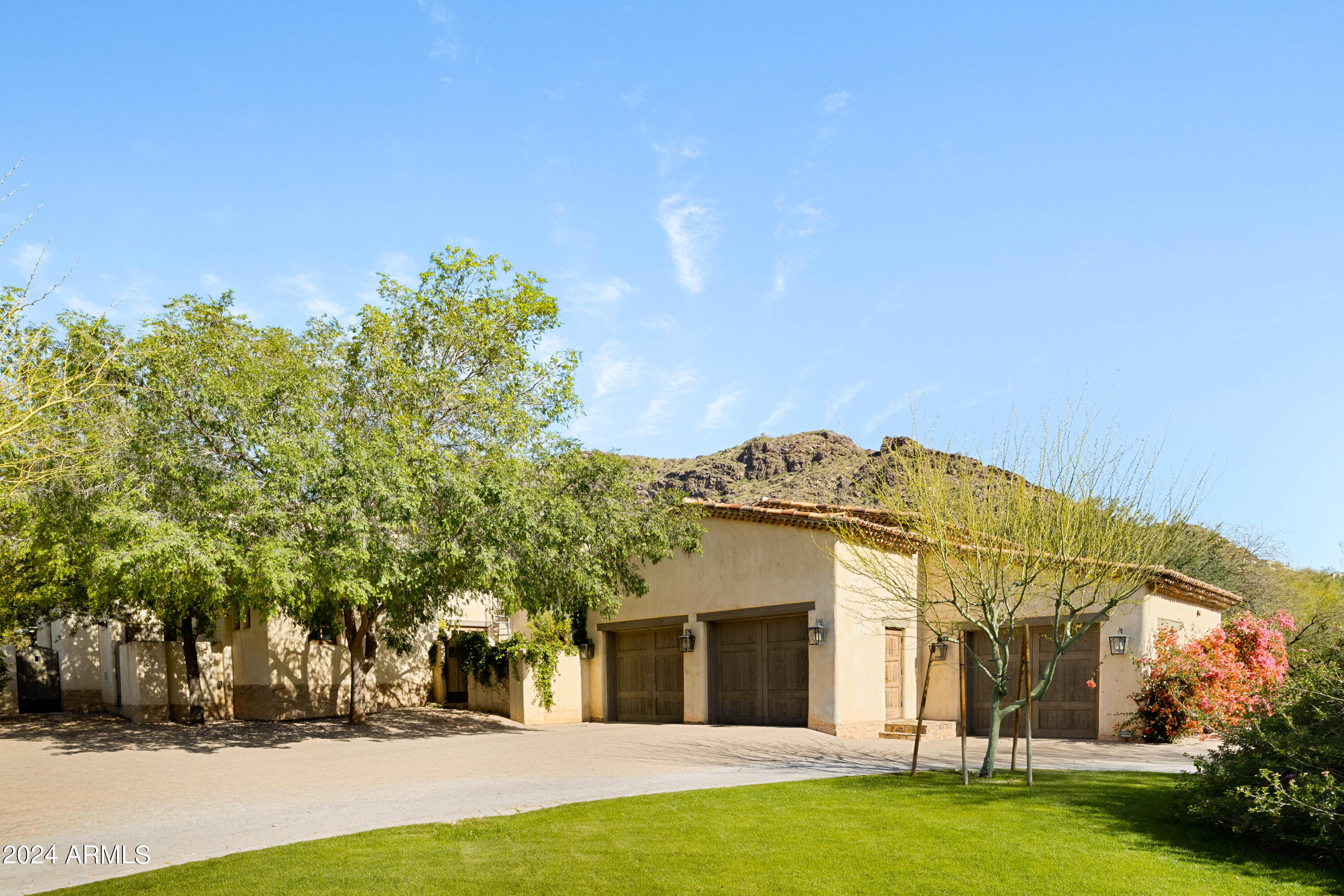 7525 N SHADOW MOUNTAIN Road