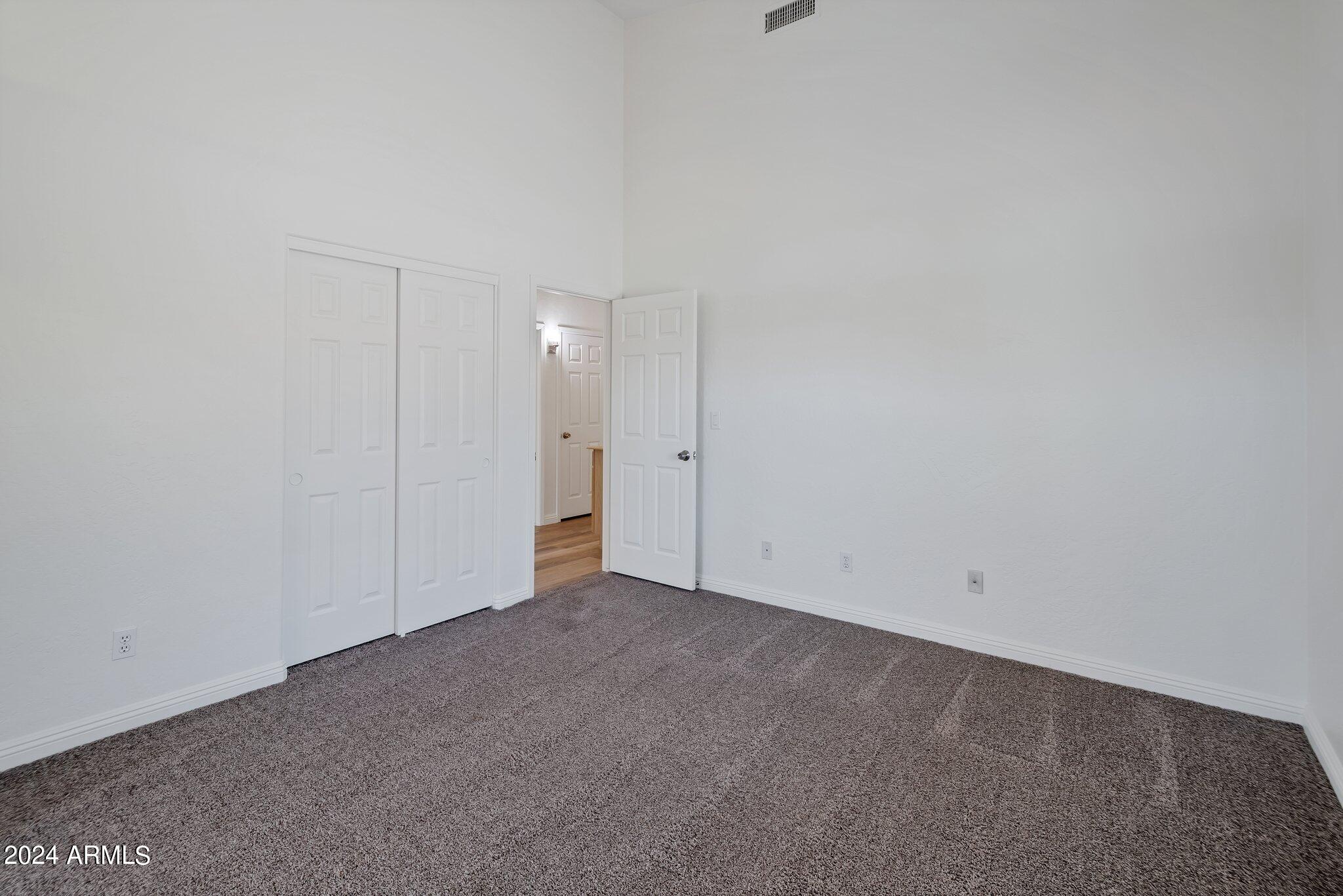 4616 E GELDING Drive