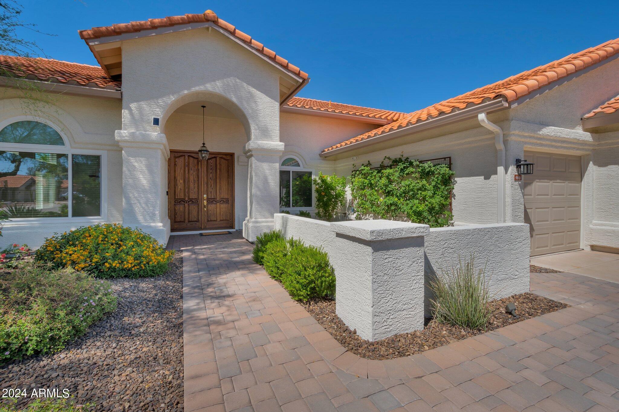 4616 E GELDING Drive