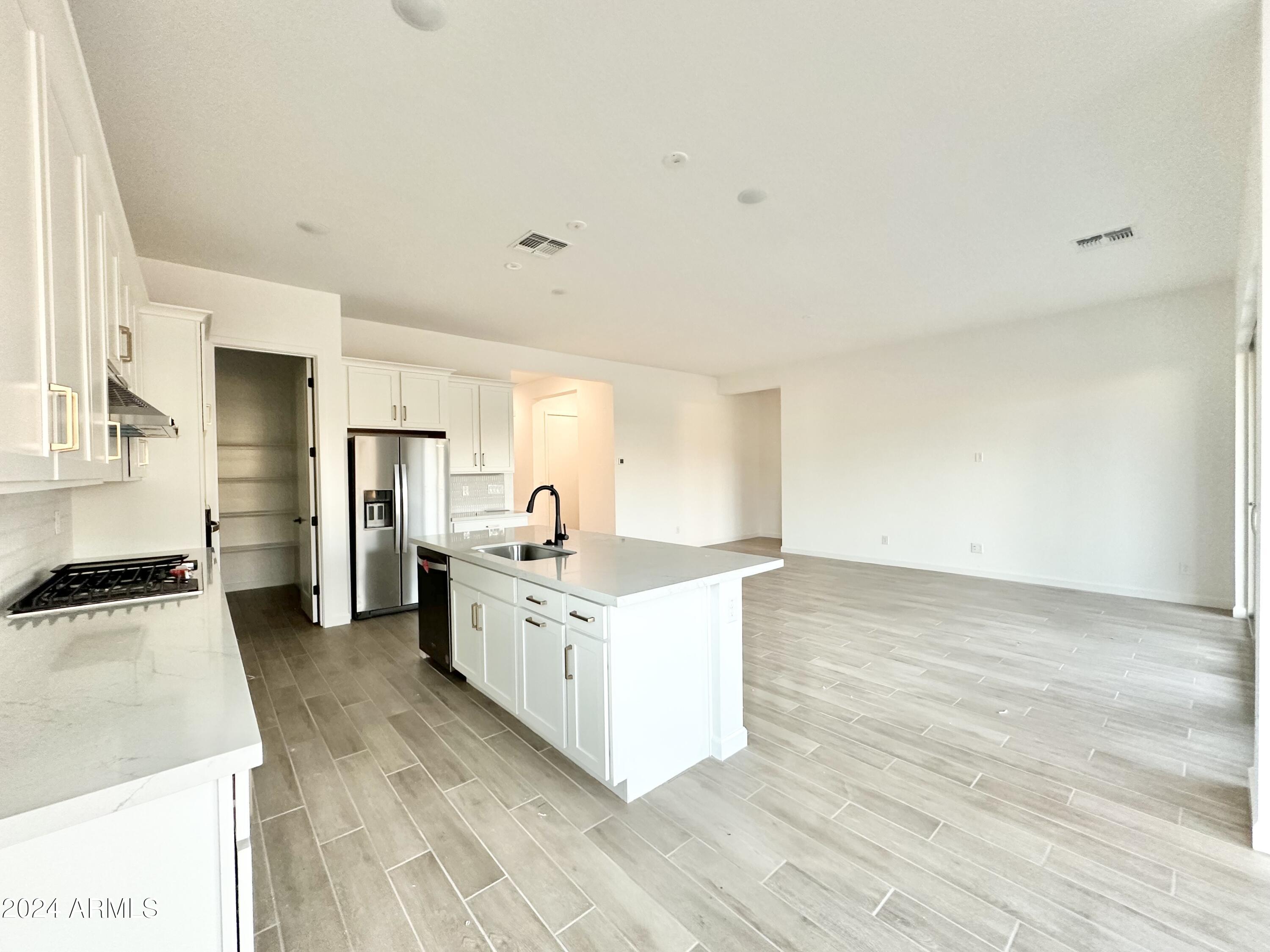 22661 E LORDS Way