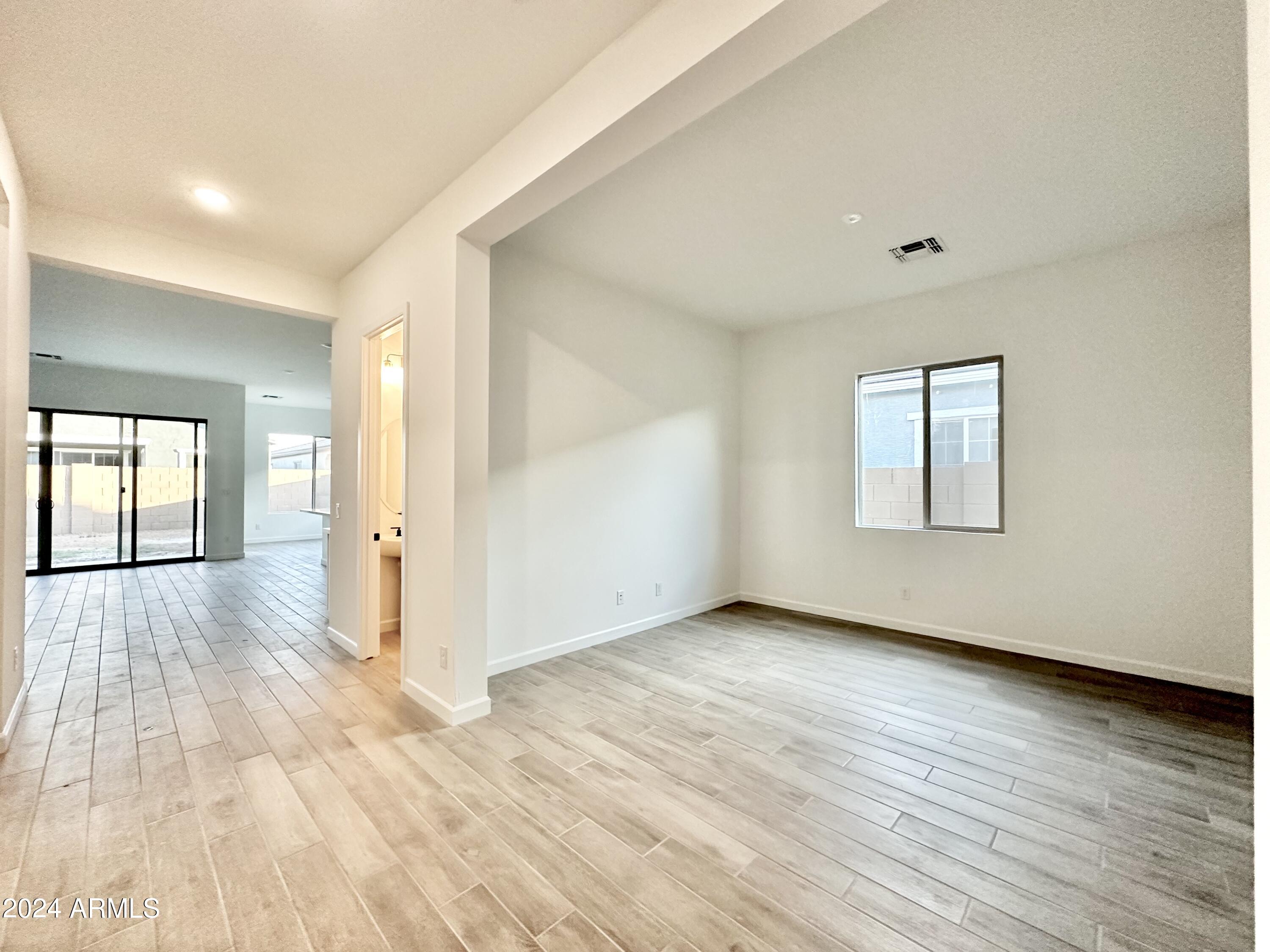 22661 E LORDS Way