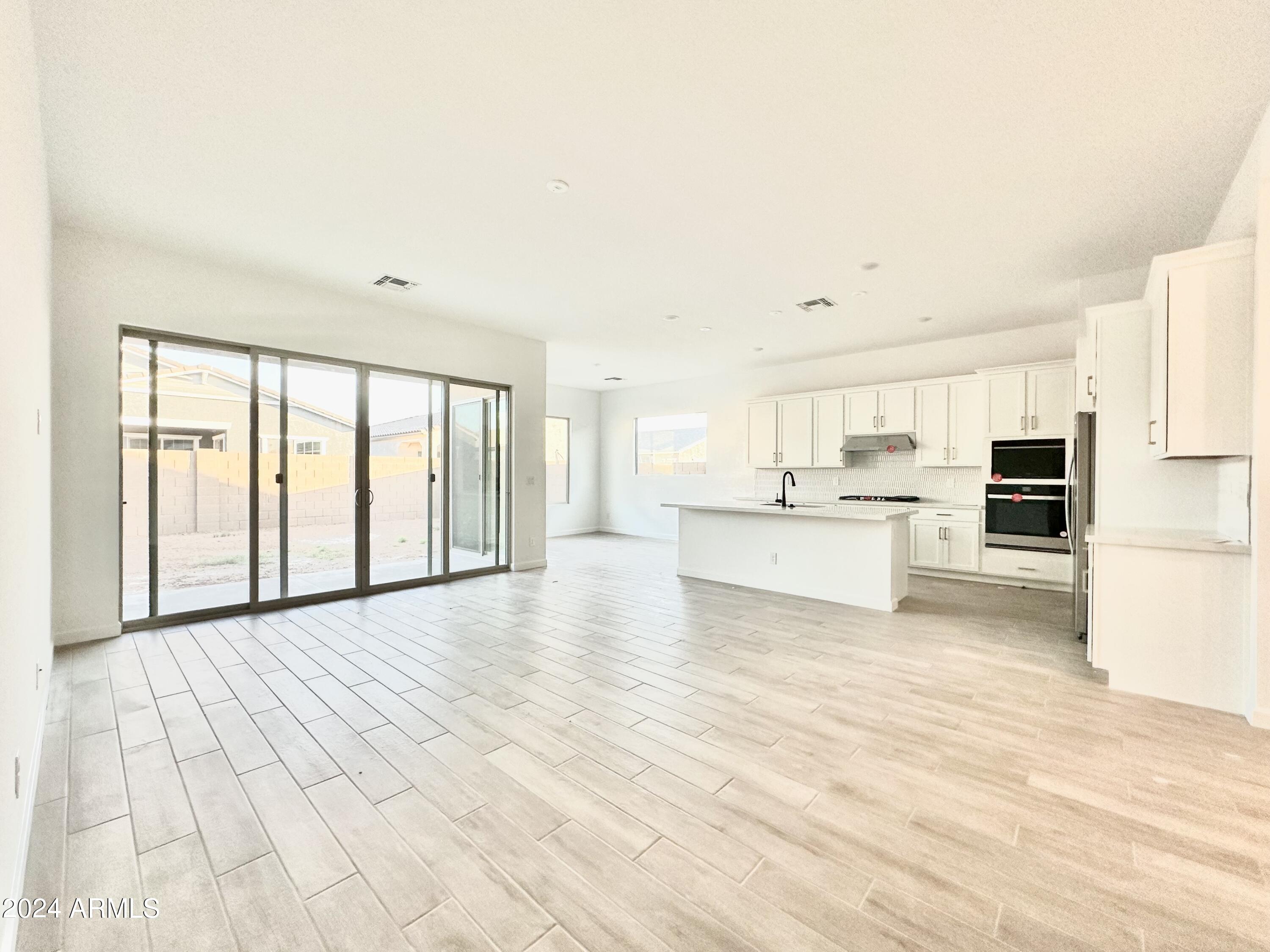22661 E LORDS Way