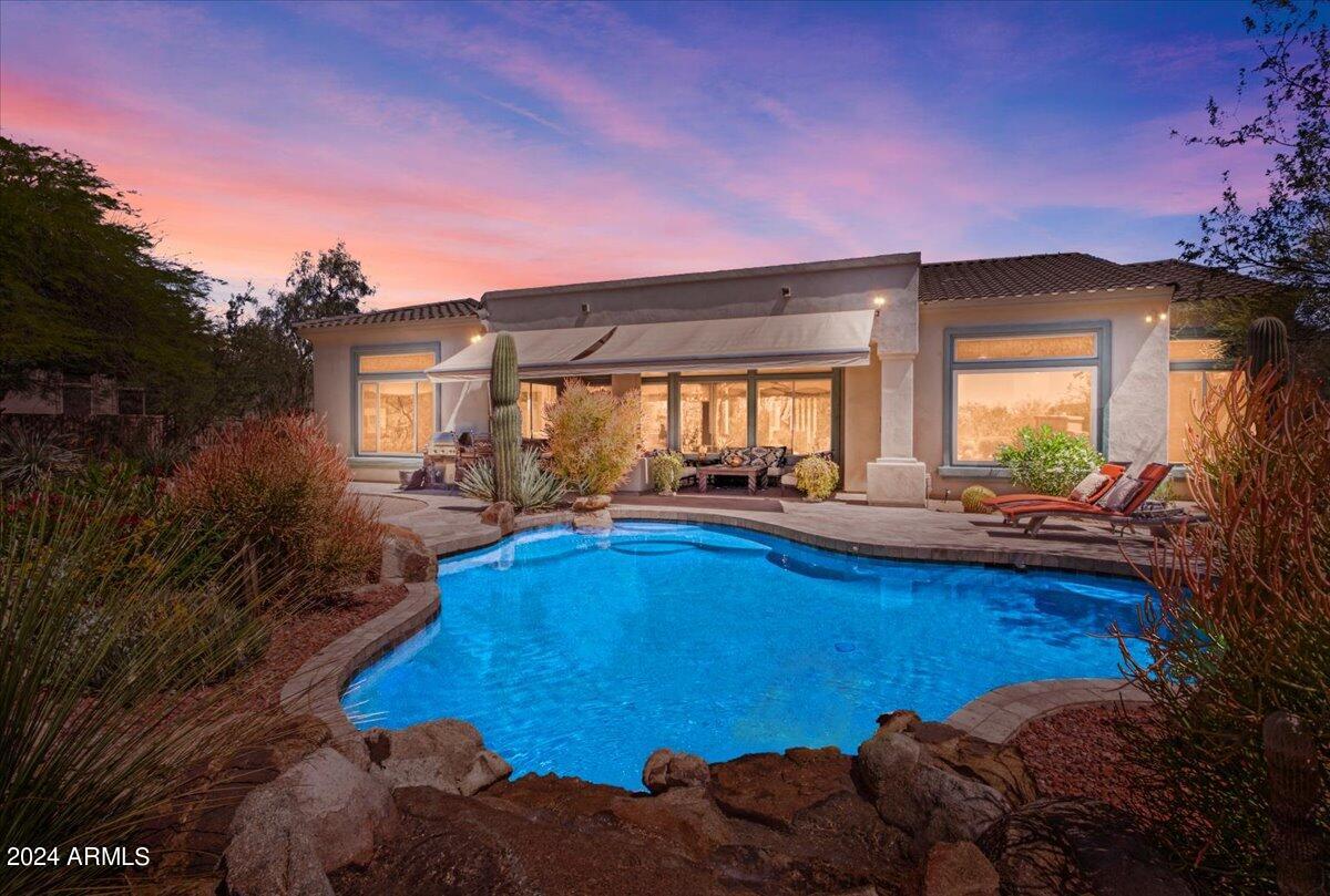 8921 E NORA Circle
