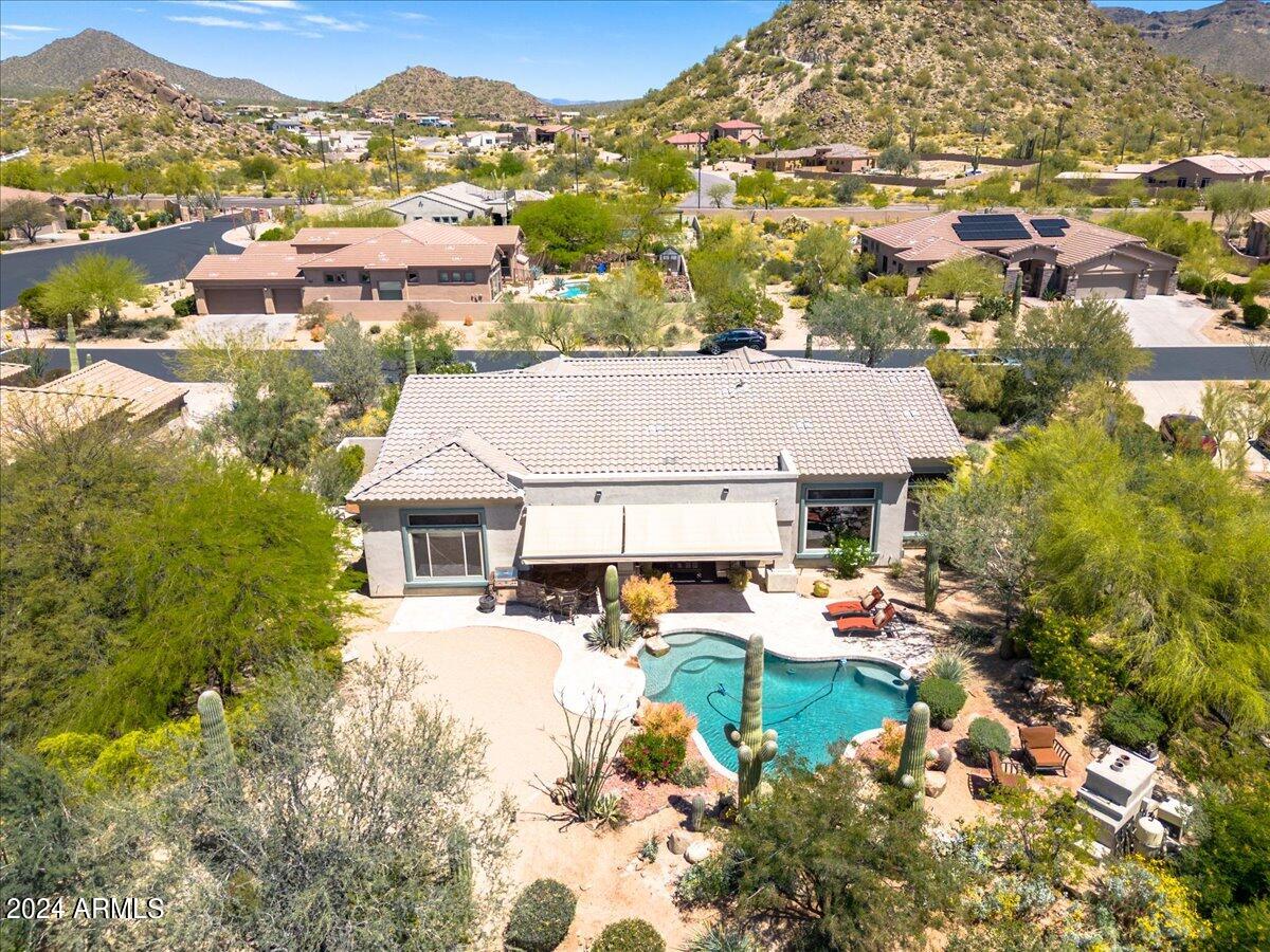 8921 E NORA Circle