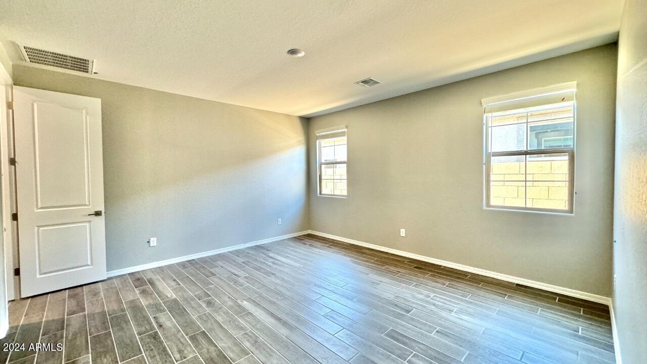 22936 E ROUNDUP Way