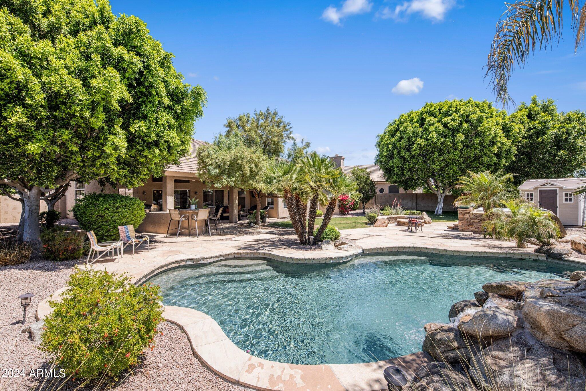 5225 E MICHELLE Drive