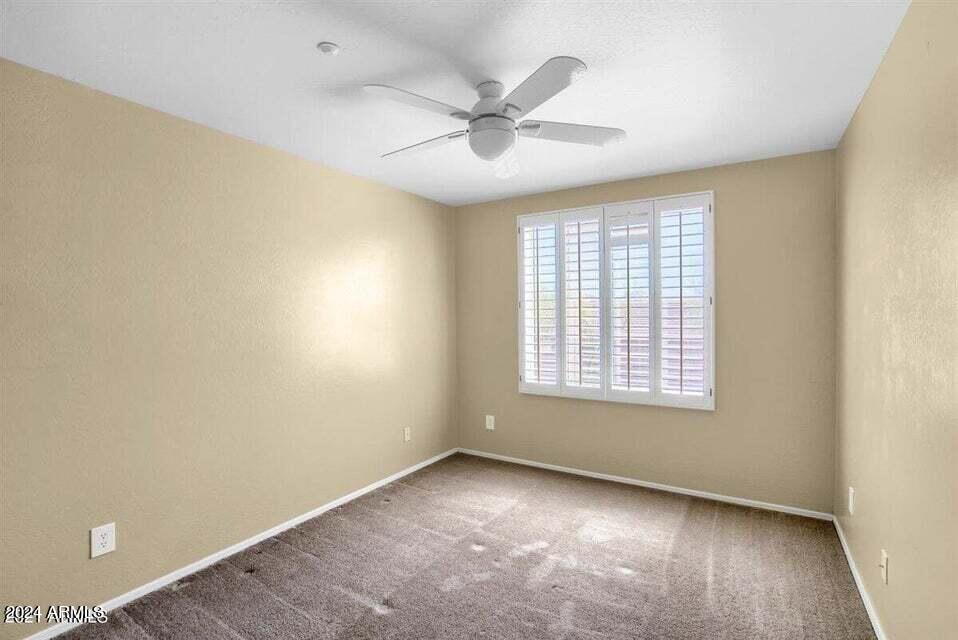 10476 E HILLERY Drive E