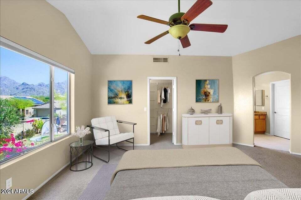 10476 E HILLERY Drive E