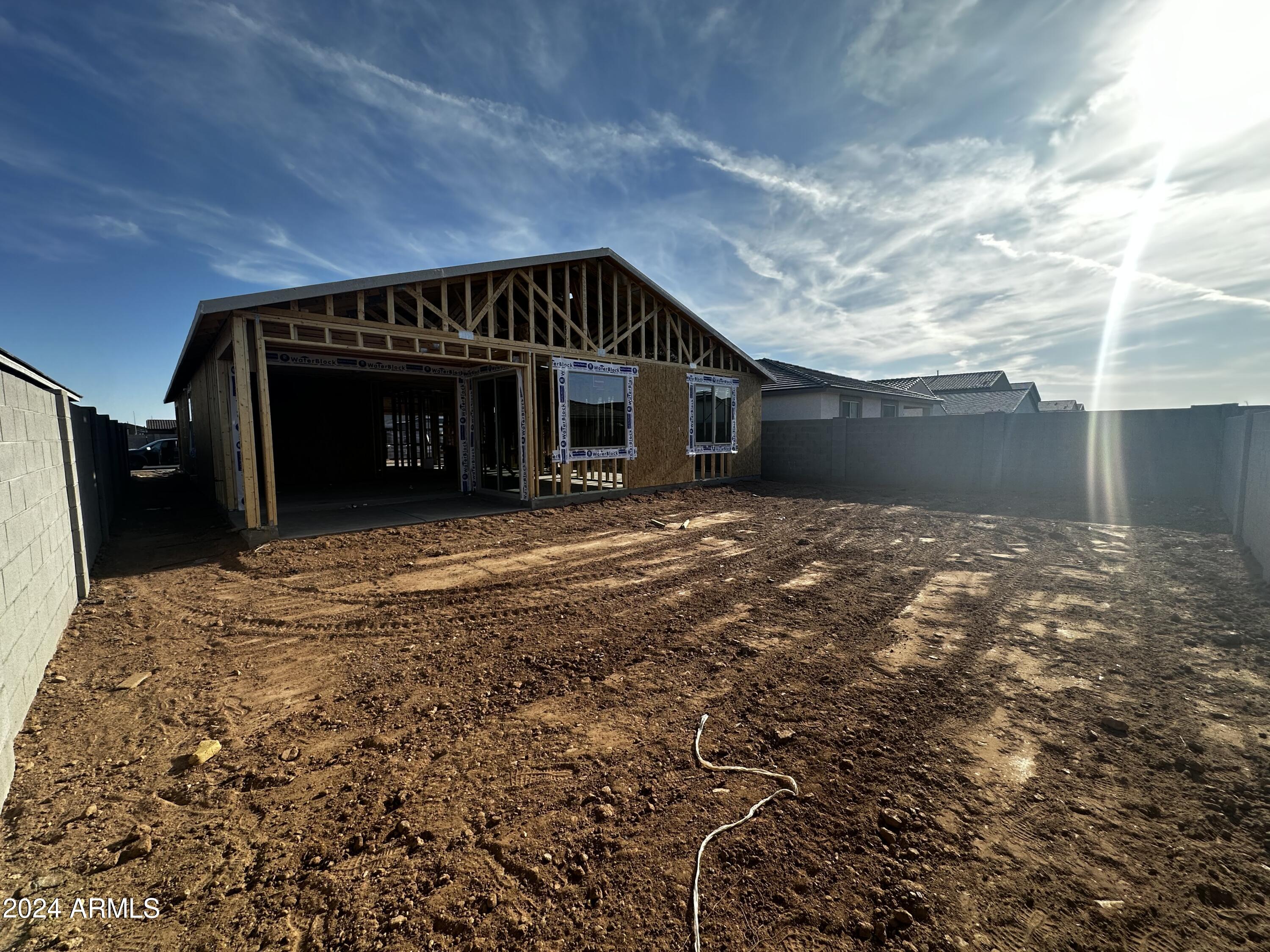11318 E ULYSSES Avenue