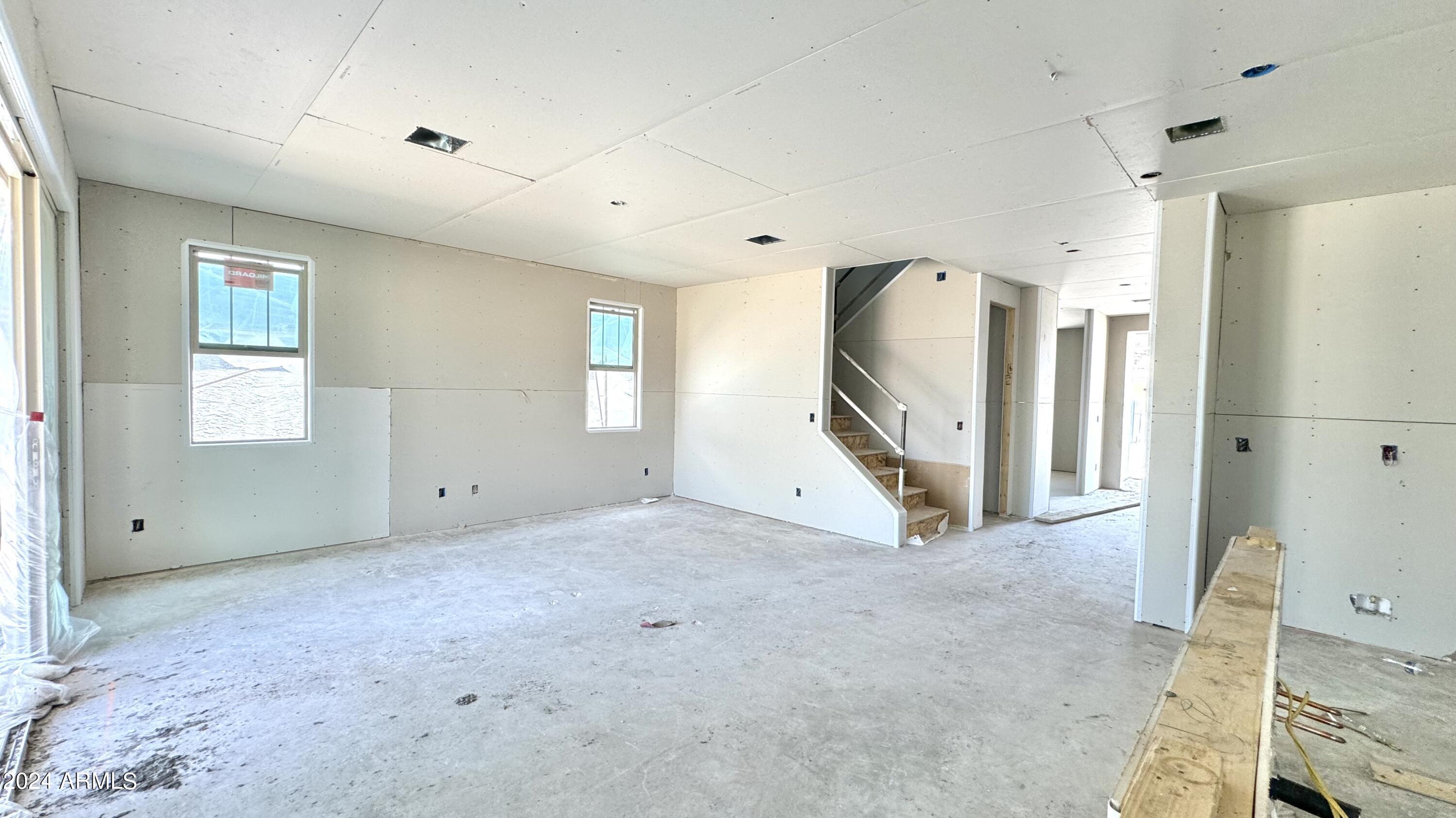 22904 E ROUNDUP Way