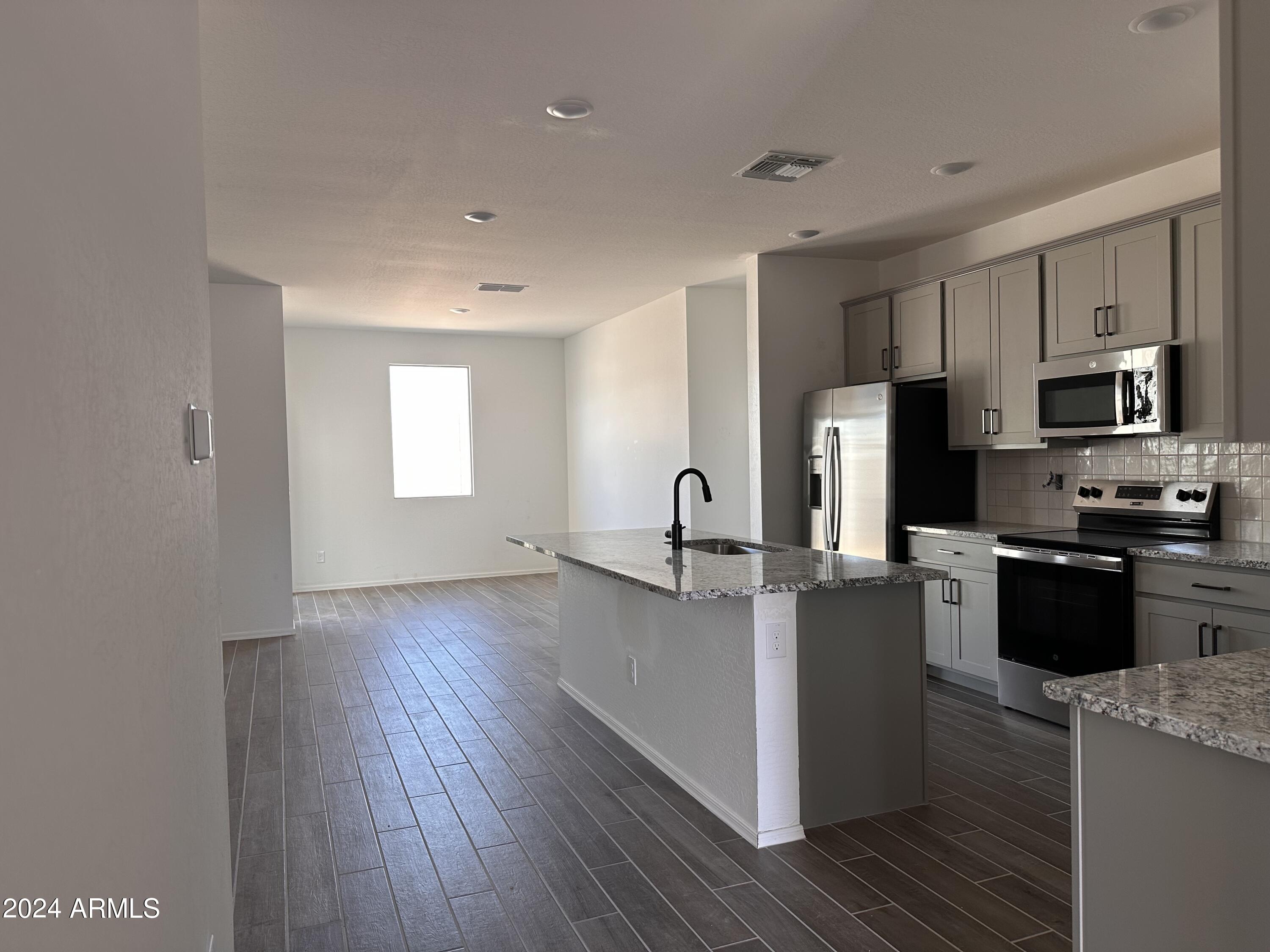24092 W PECAN Road