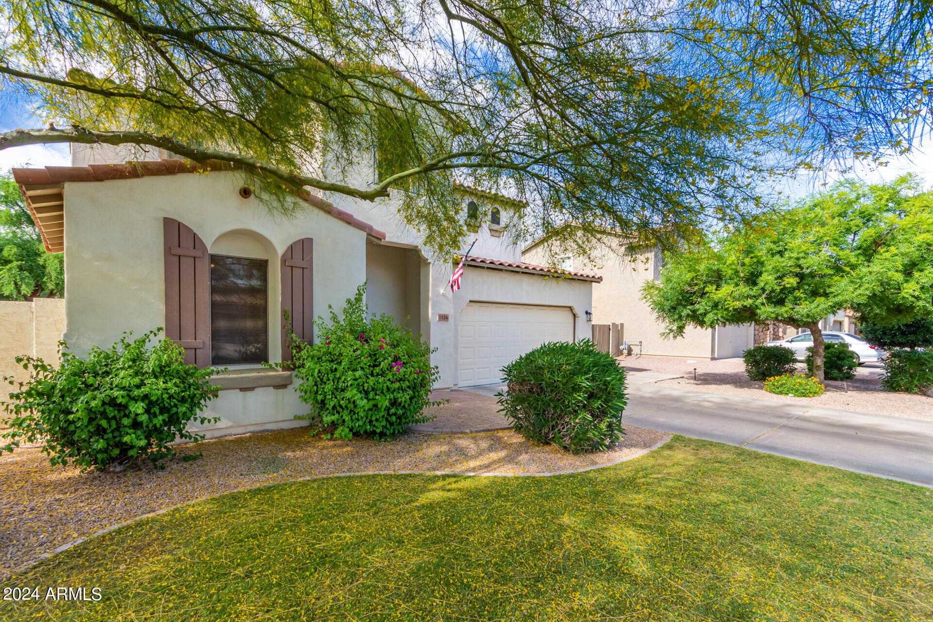 1526 E AZALEA Drive