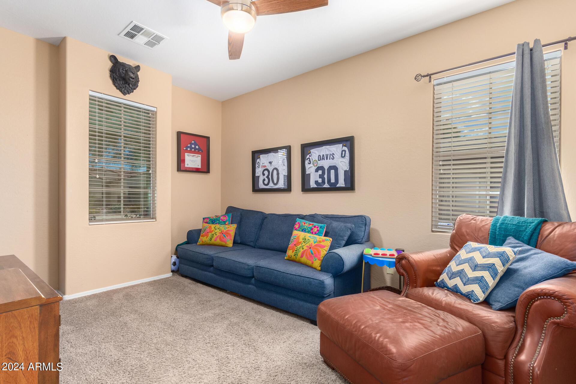 1526 E AZALEA Drive