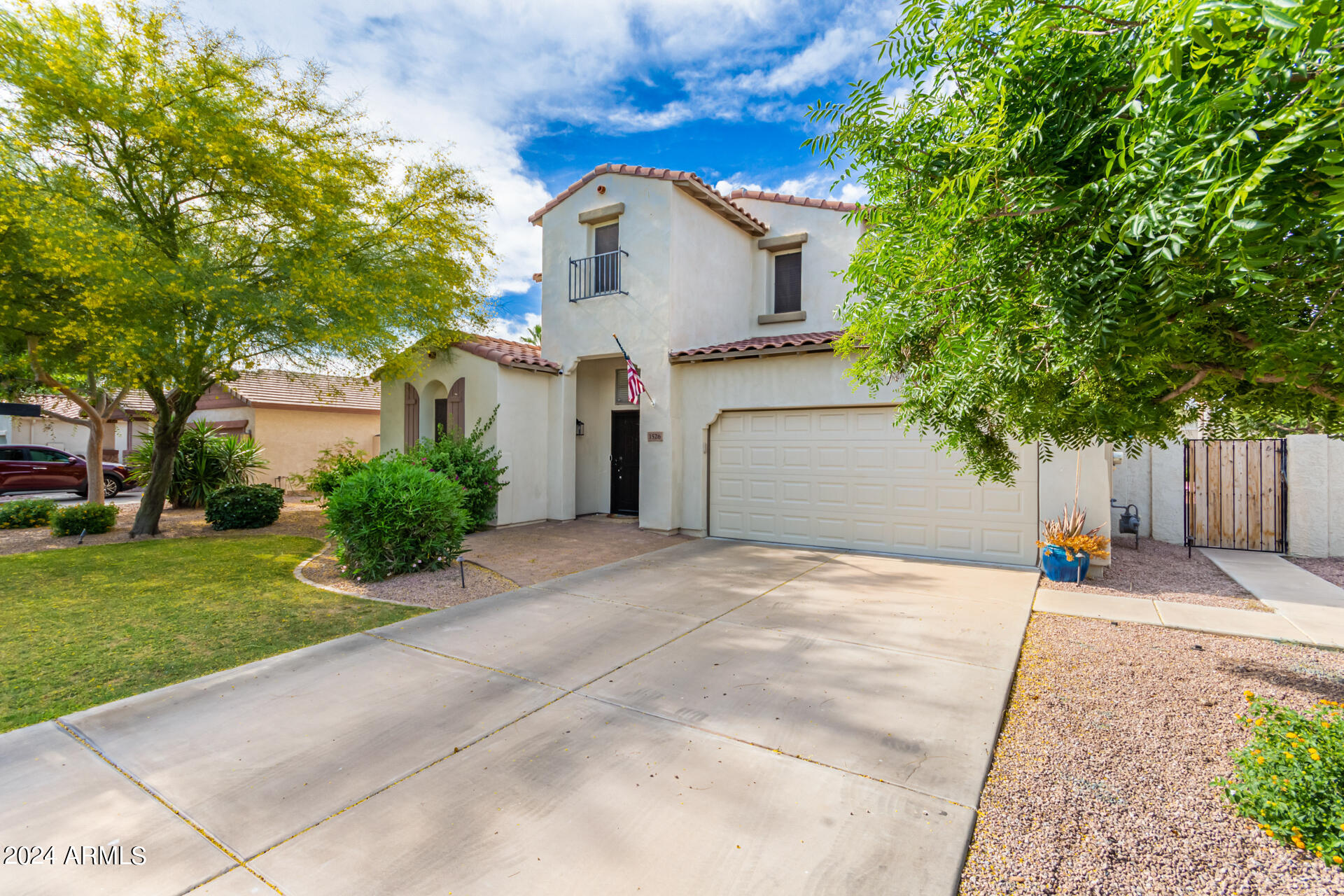 1526 E AZALEA Drive