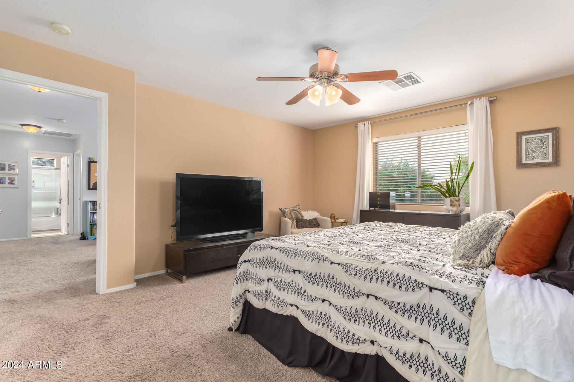 1526 E AZALEA Drive