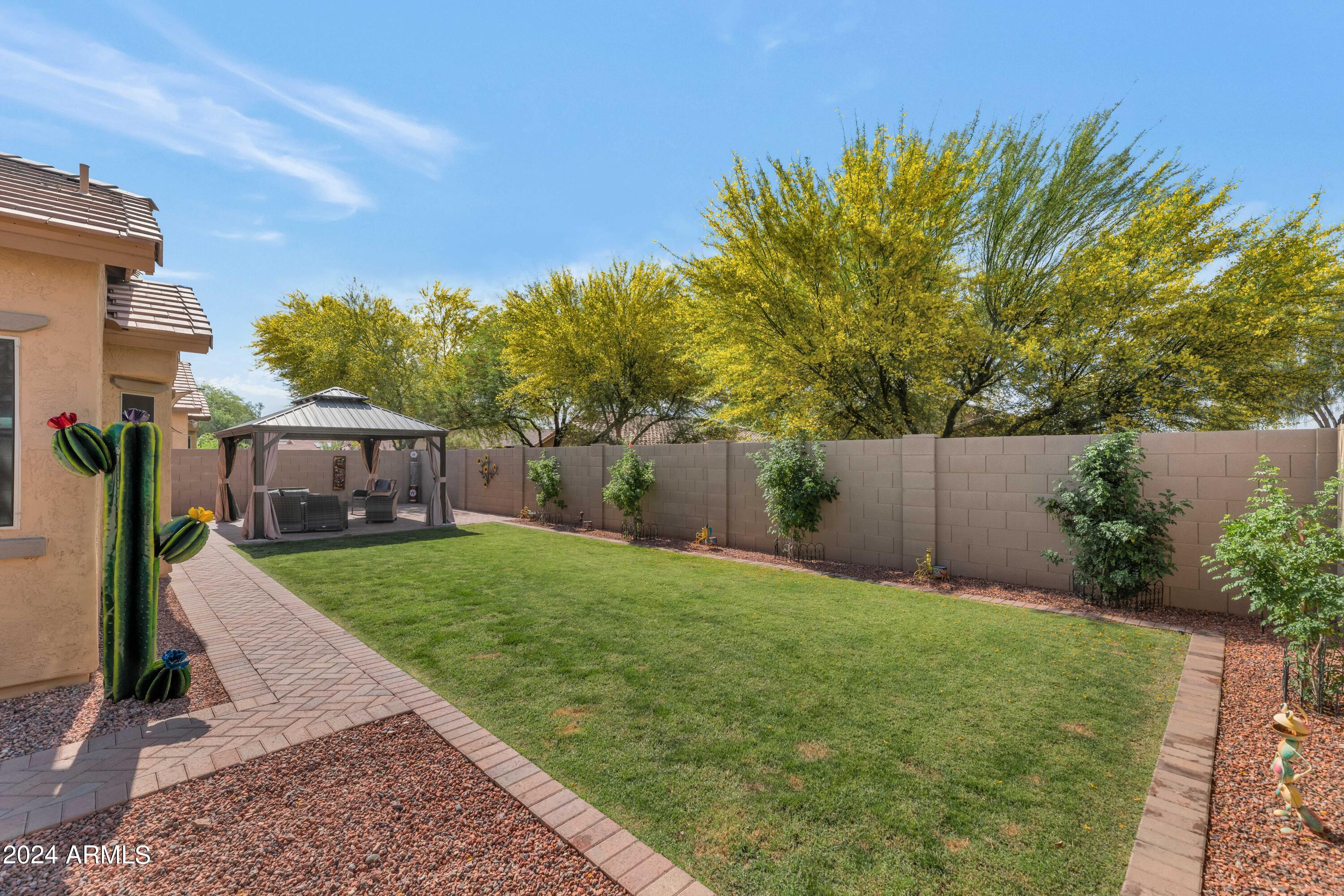 17371 W STRAIGHT ARROW Lane