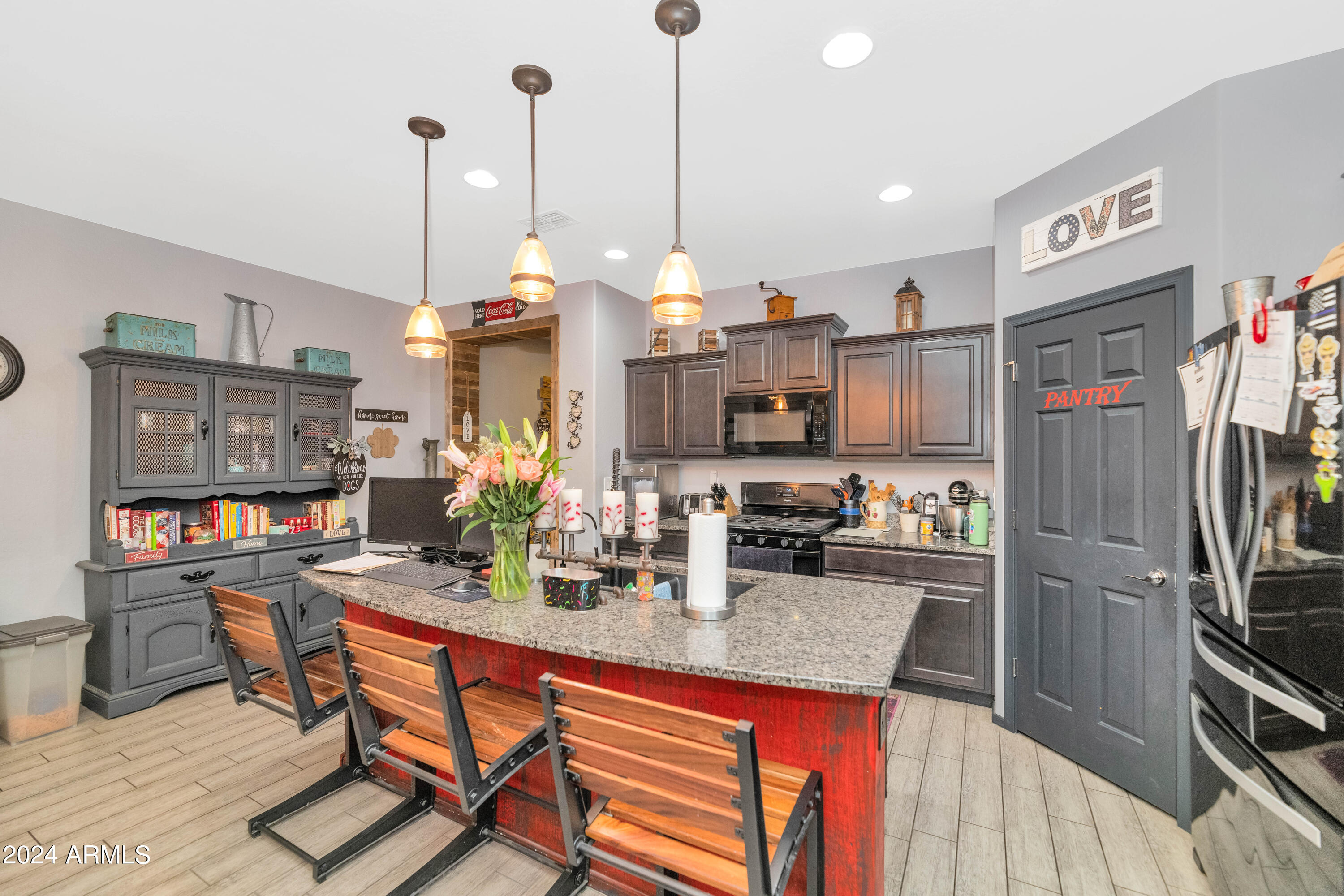 17371 W STRAIGHT ARROW Lane