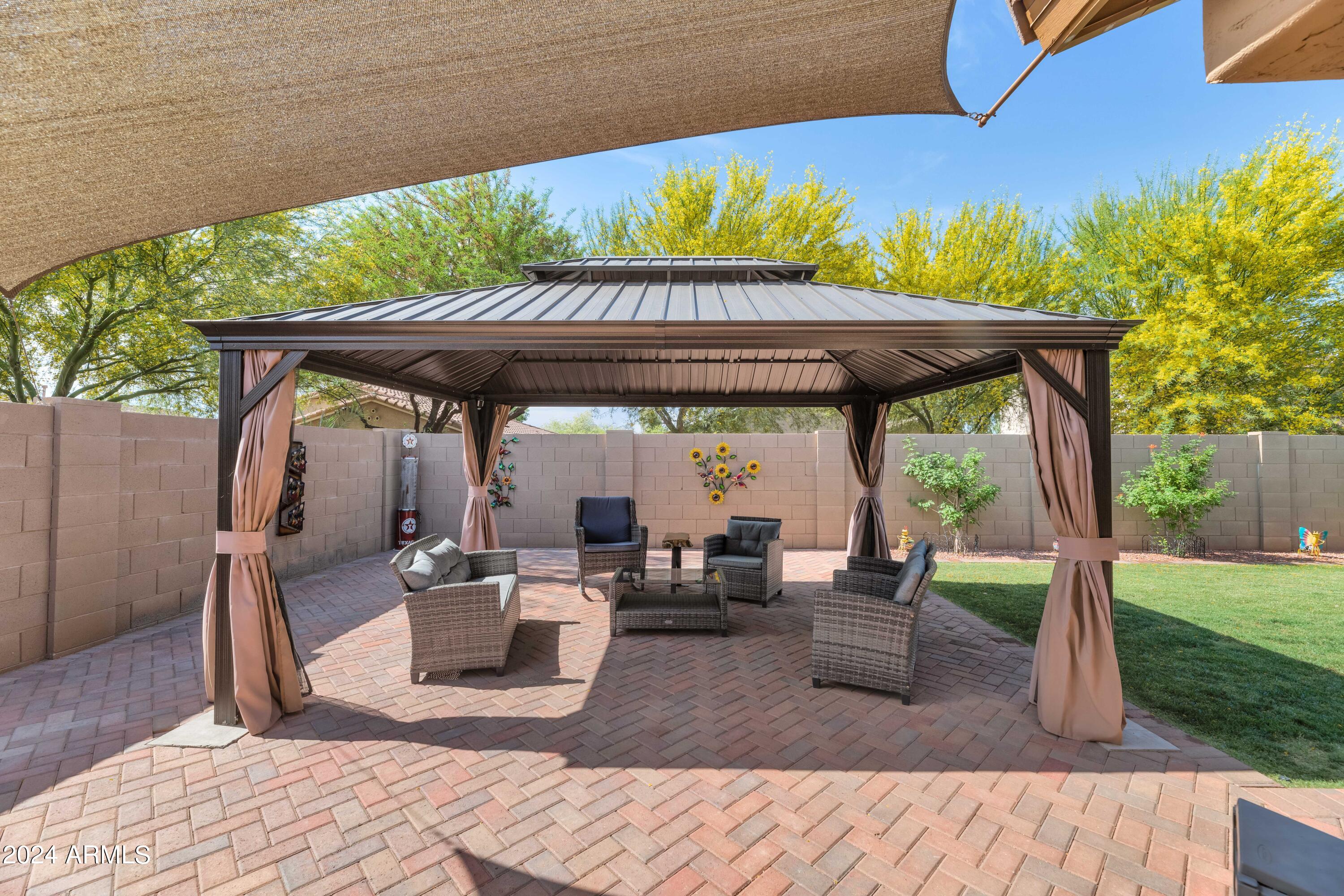 17371 W STRAIGHT ARROW Lane