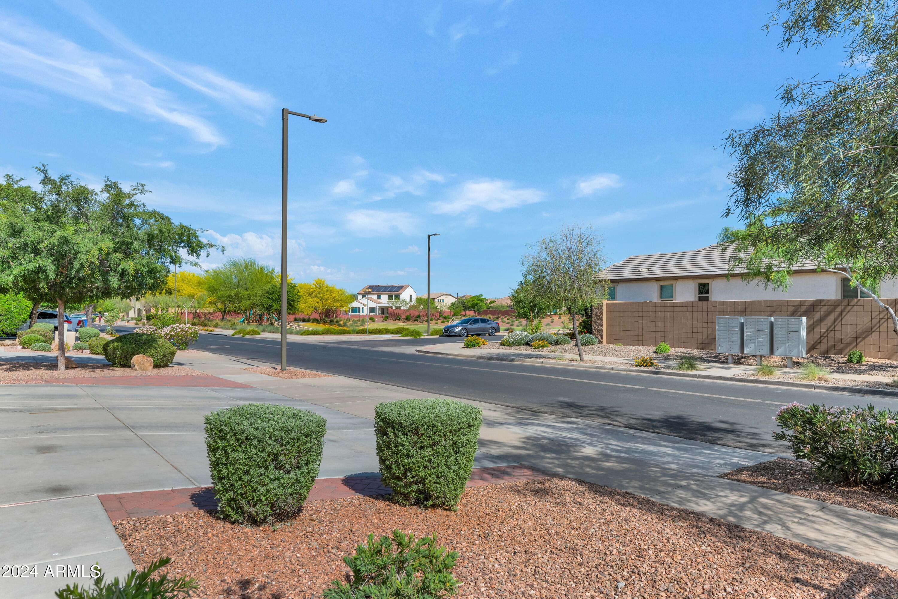 17371 W STRAIGHT ARROW Lane