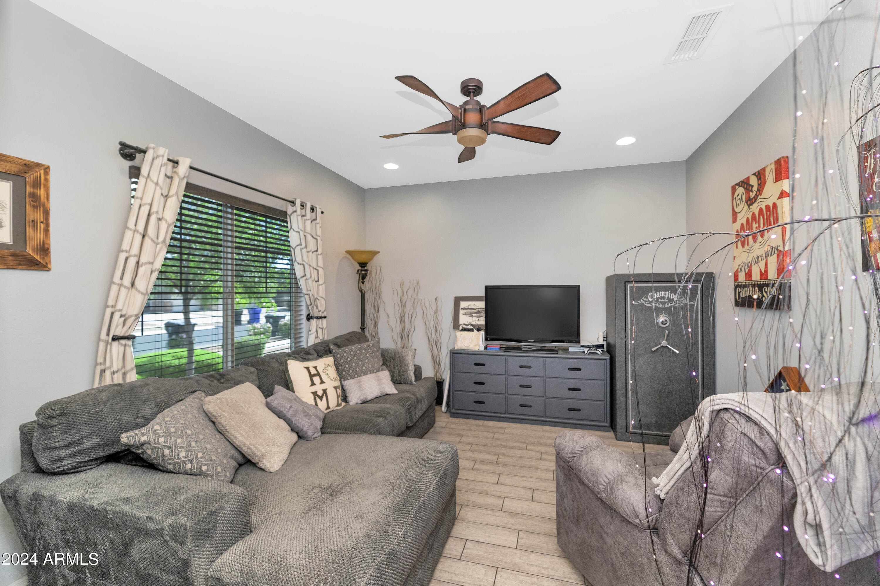 17371 W STRAIGHT ARROW Lane