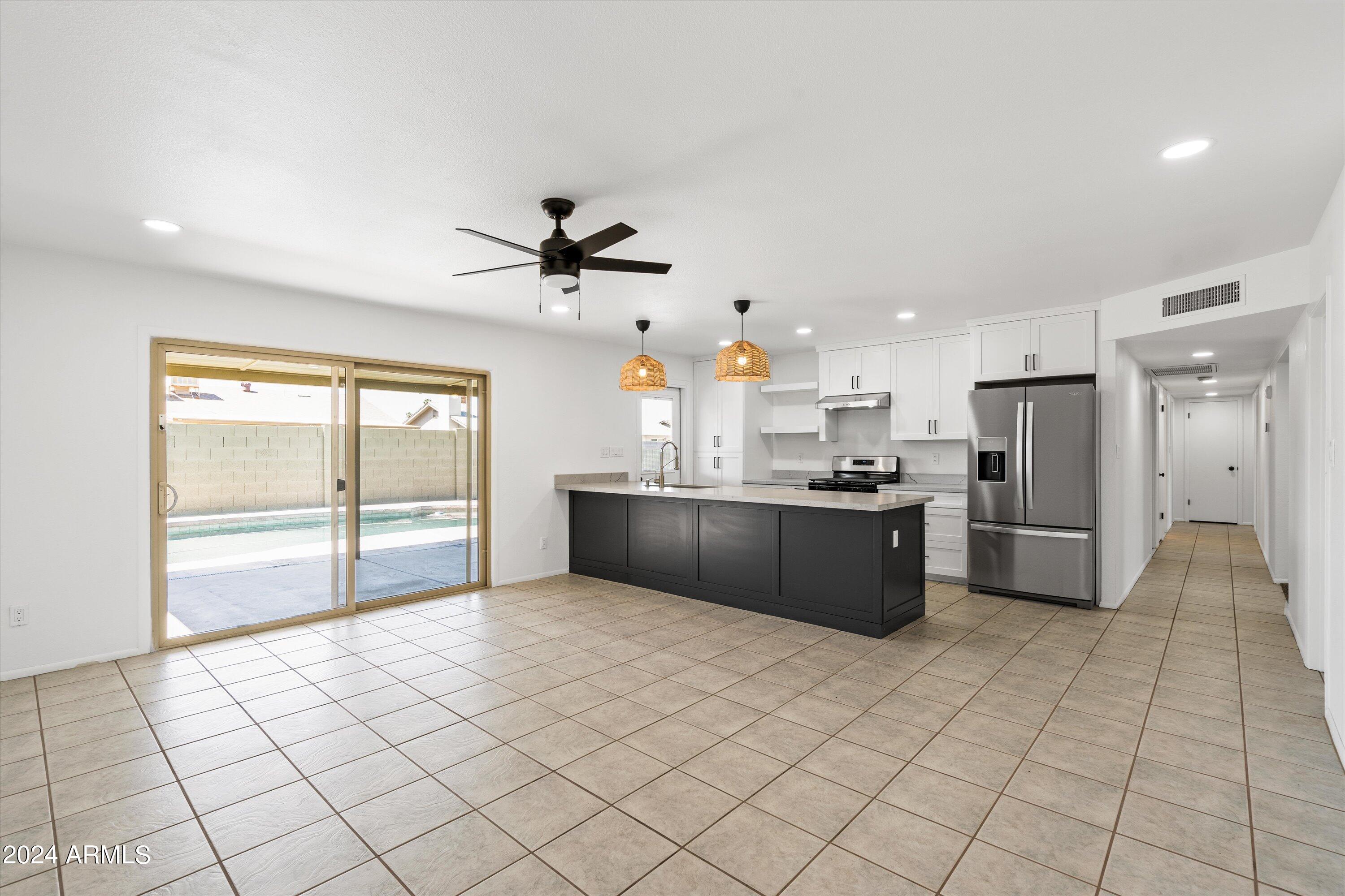 2525 E LA JOLLA Drive