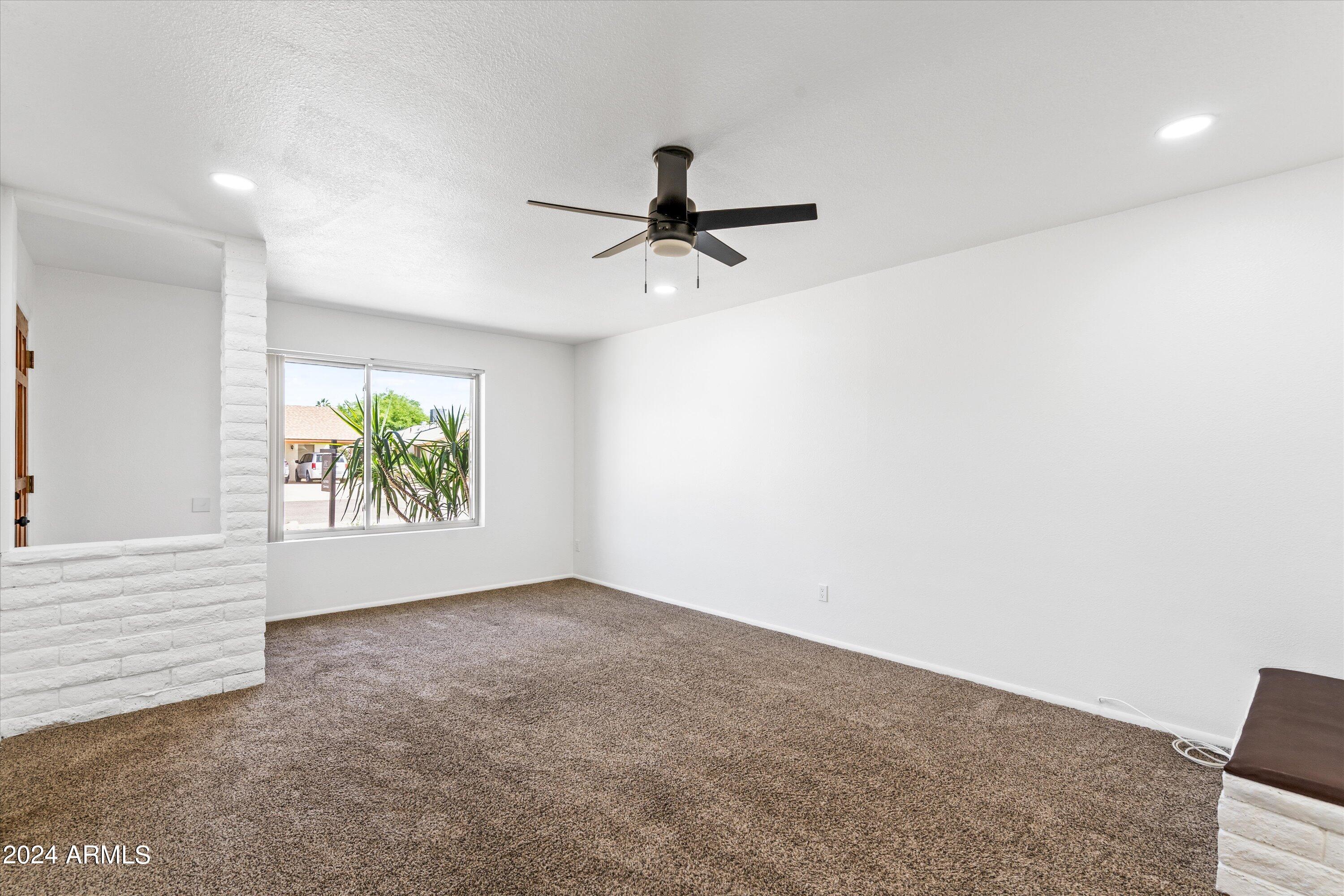 2525 E LA JOLLA Drive