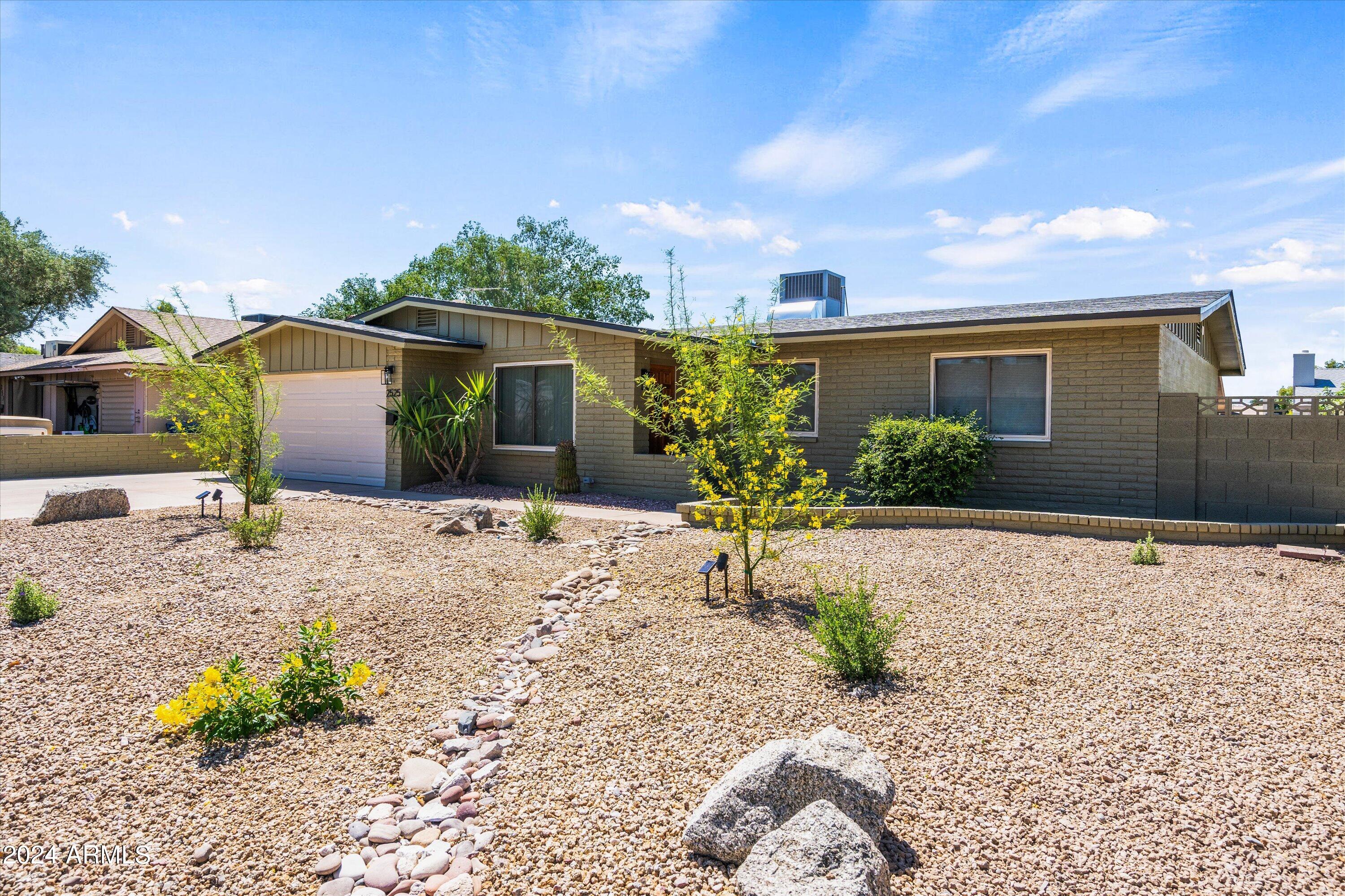 2525 E LA JOLLA Drive