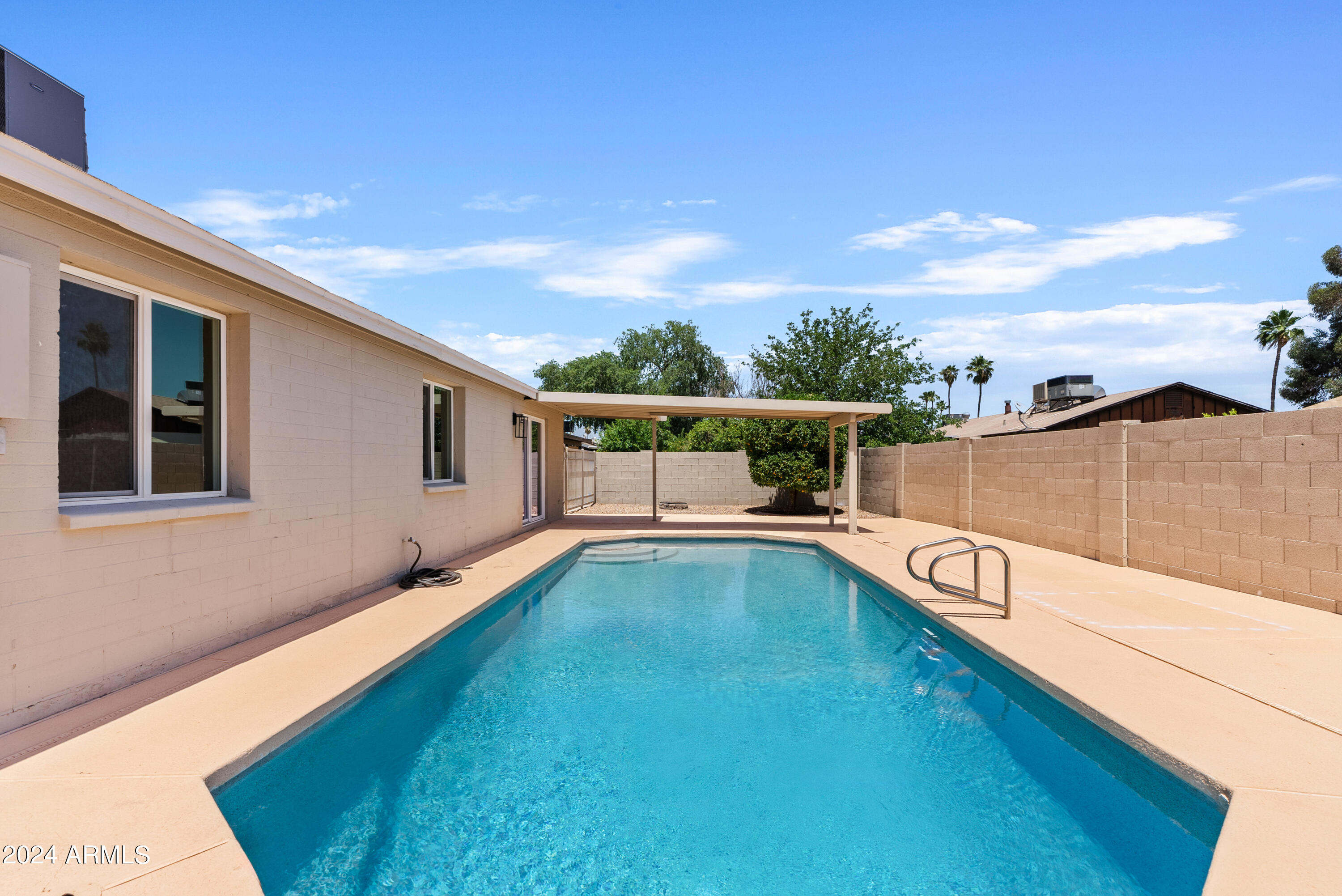 13827 N 37TH Place