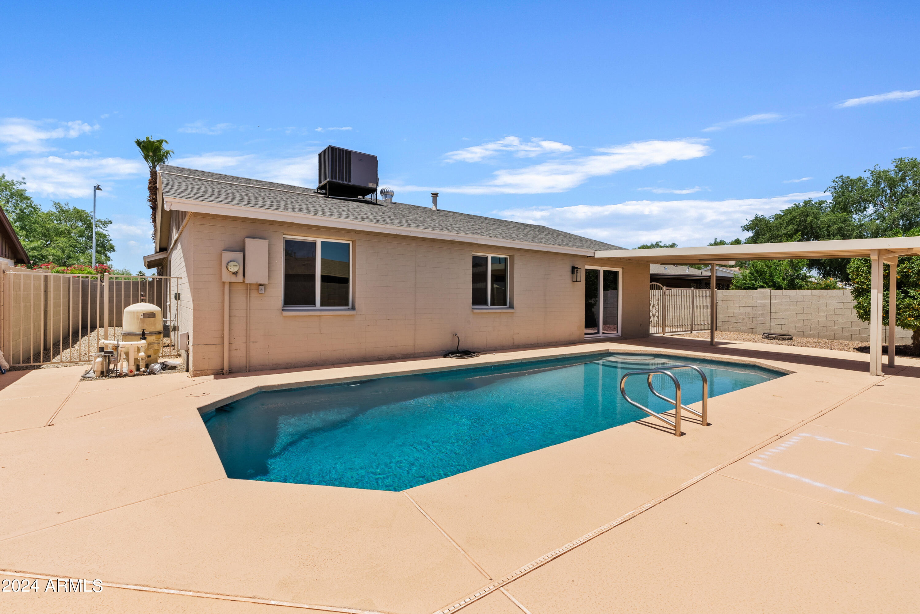 13827 N 37TH Place